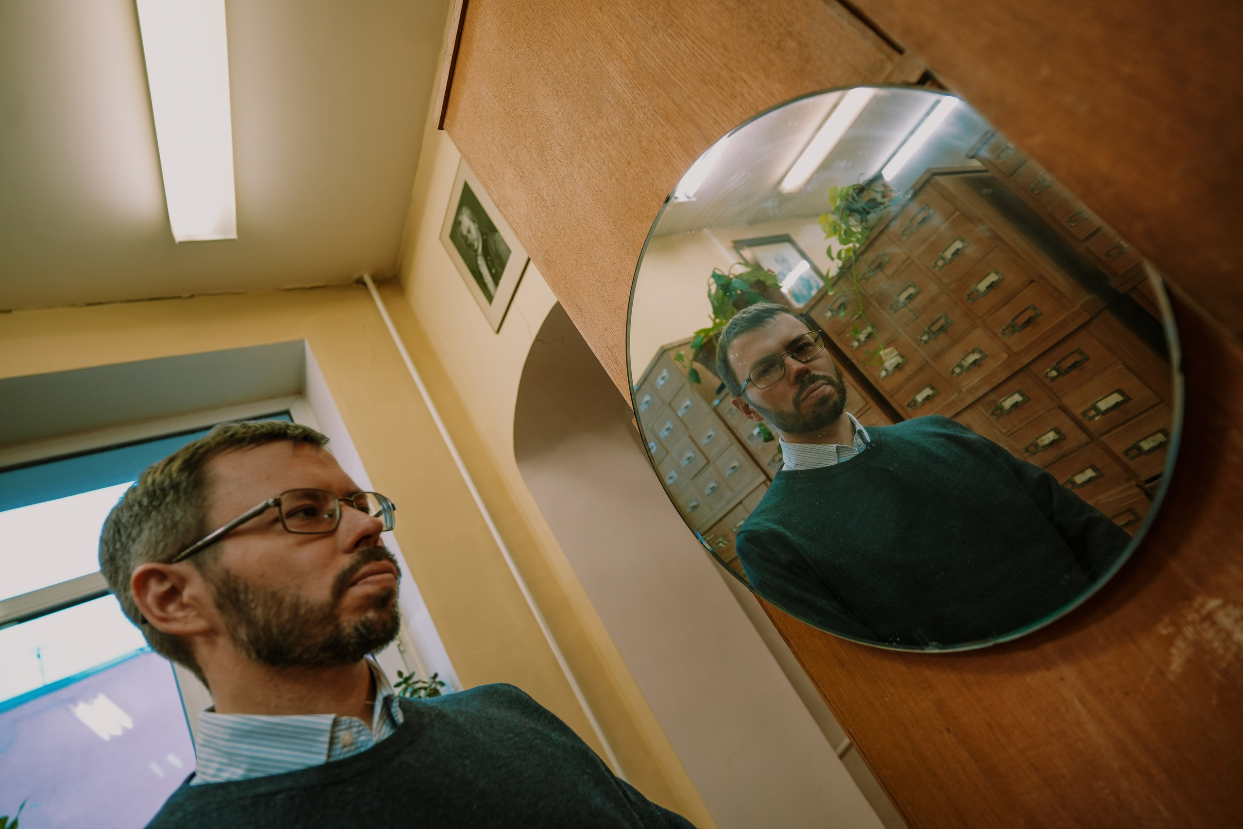 ЛИКИ НАУКИ. Стрит-фотография, полная абсурда, идиотизма и красоты