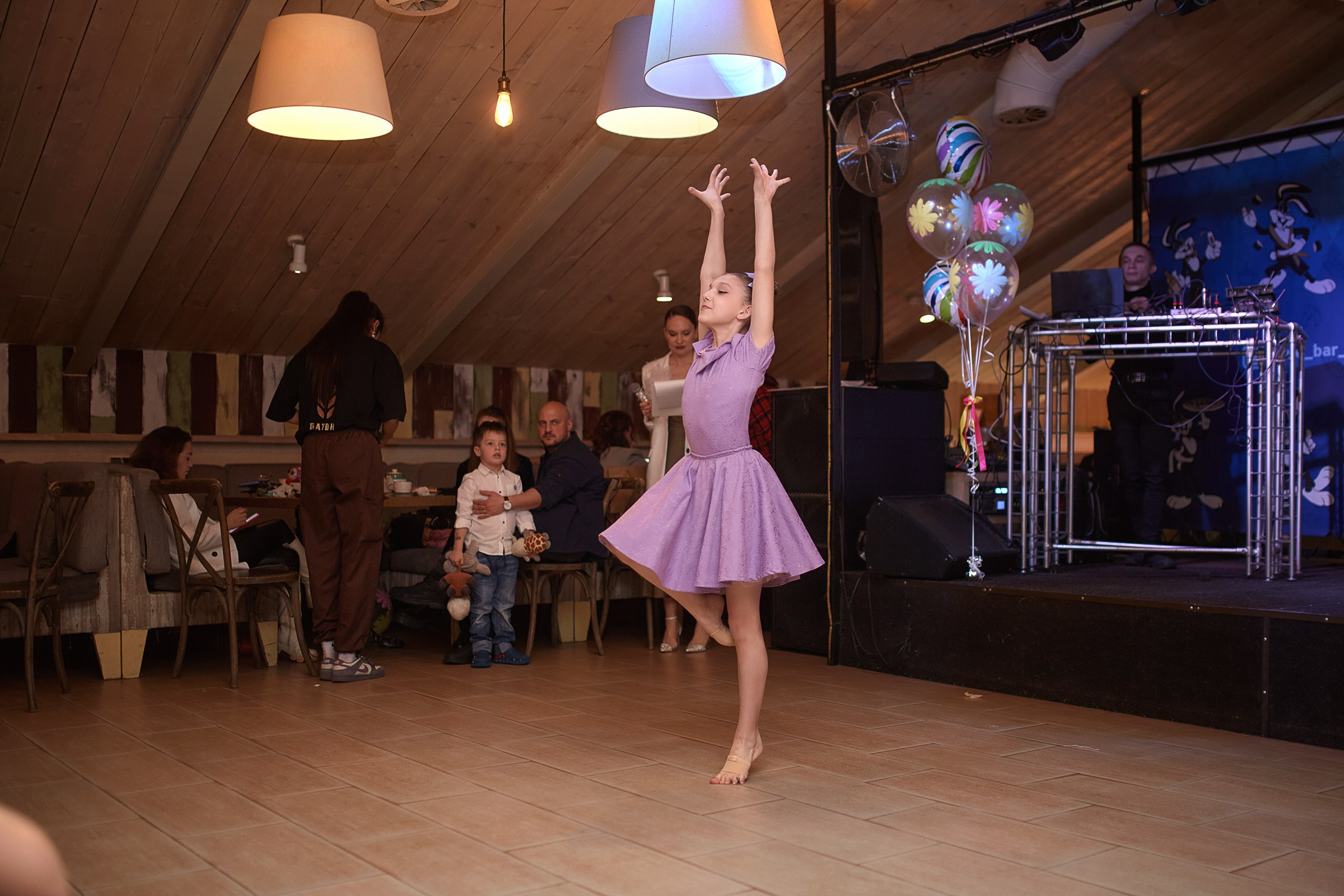 Благотворительный концерт в кафе-баре «Батон» (27.02.2024). Фотограф Роман Желтухин