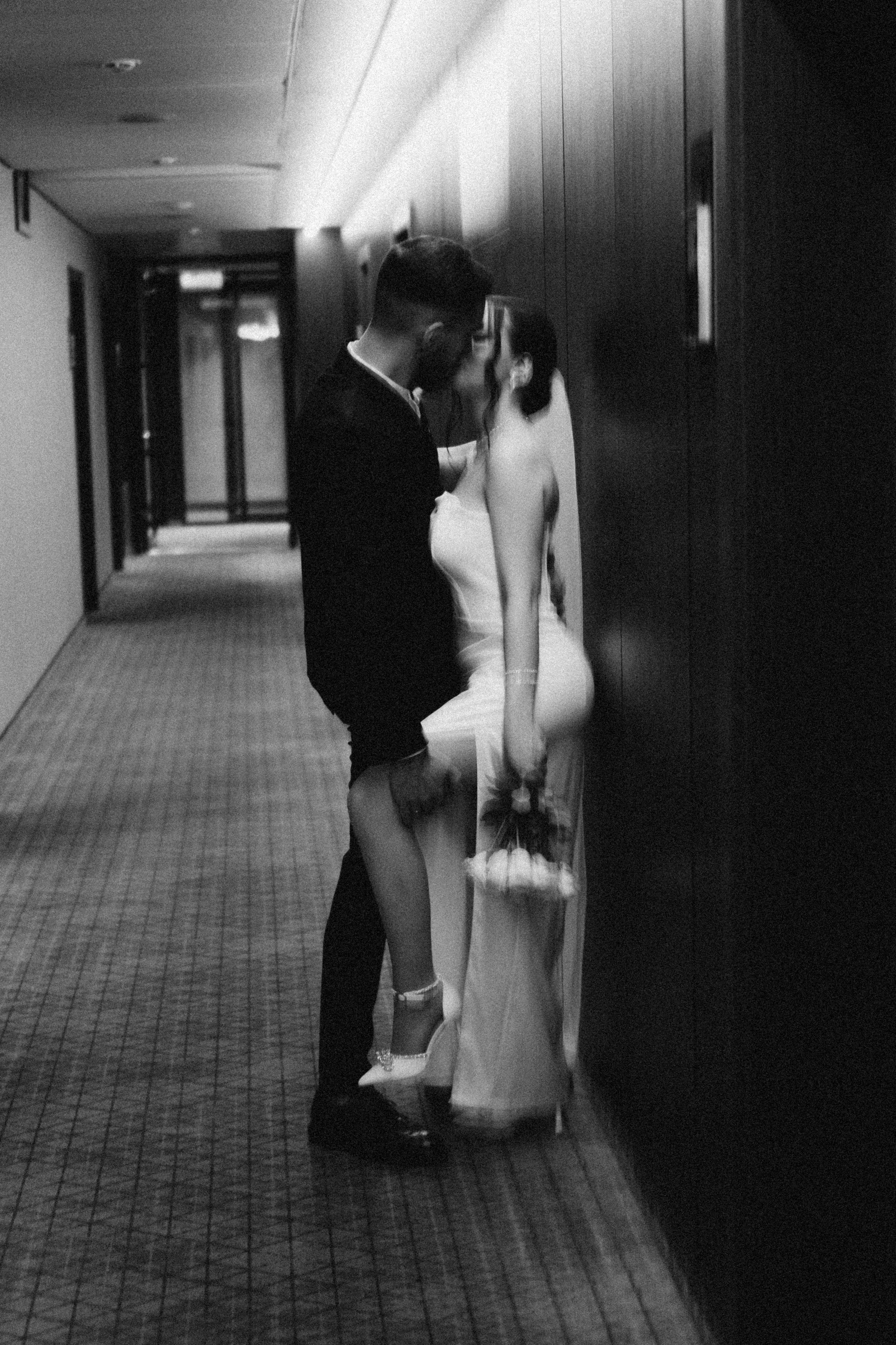 СВАДЕБНАЯ СЬЕМКА СБОРОВ ЖЕНИХА И НЕВЕСТЫ В ОТЕЛЕ И ТАКЖЕ ФОТОСЕССИИЯ В ОТЕЛЕЕ МЕГАПОЛИС БРЯНСК. Профессиональный фотограф, Санкт-Петербург — Виктория Богомолова