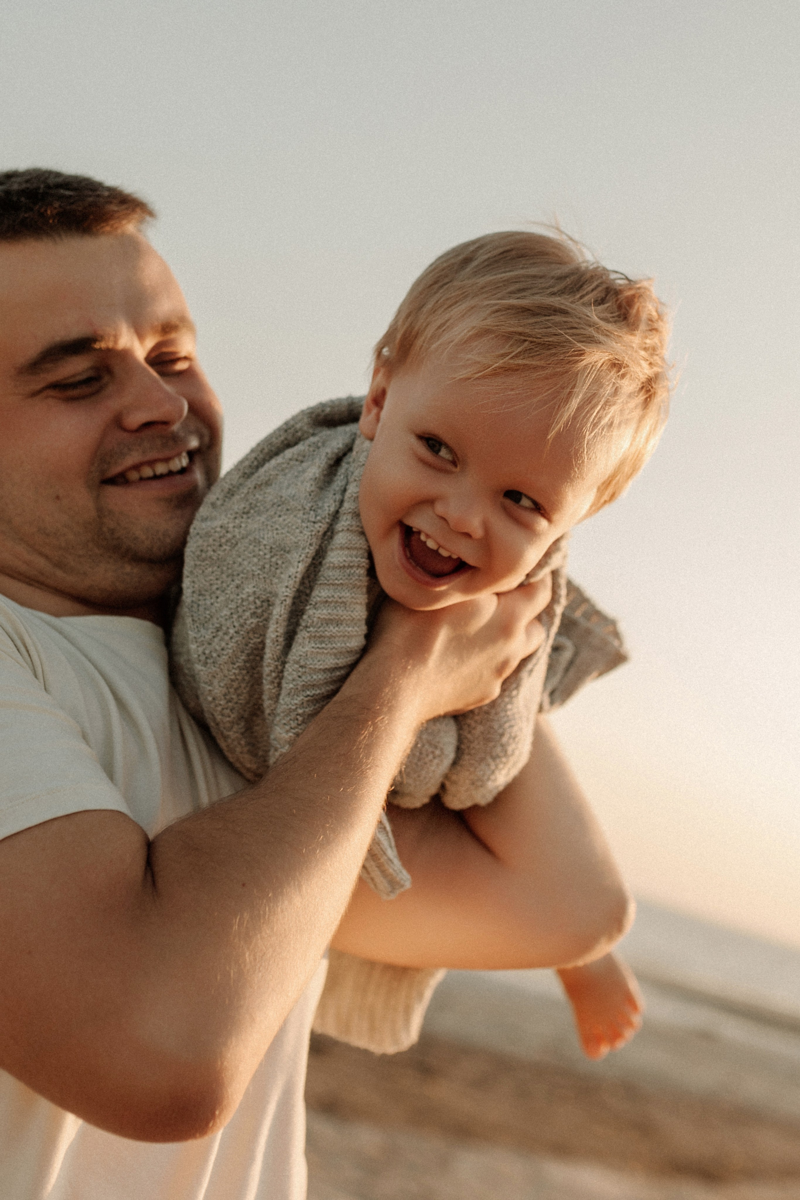 Трое у реки, не считая фотографа. Семейный фотограф в Краснодаре Яна Морева