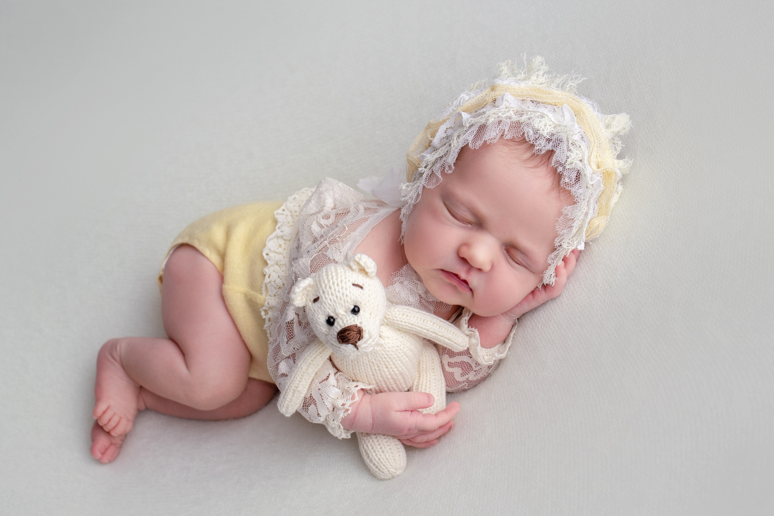 Нежная и милая фотосессия первых дней жизни Вашего ребенка в Минске. Фотограф новорождённых Минск — стоимость newborn фотосессии в Минске
