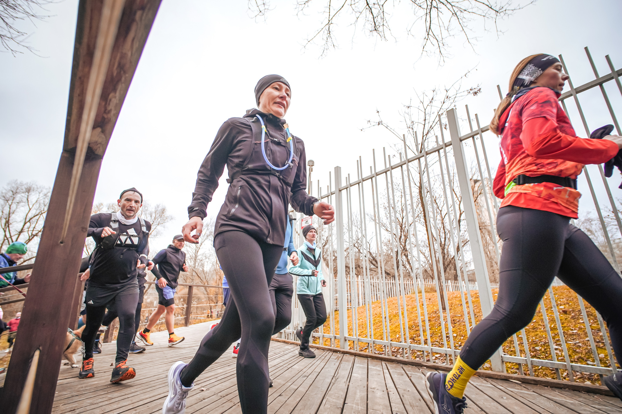 #марафонудома #яuzarun 2024 2-я петля, группа 6:30. Роман Капилюшов. Бег. Фото. Видео. г. Люберцы