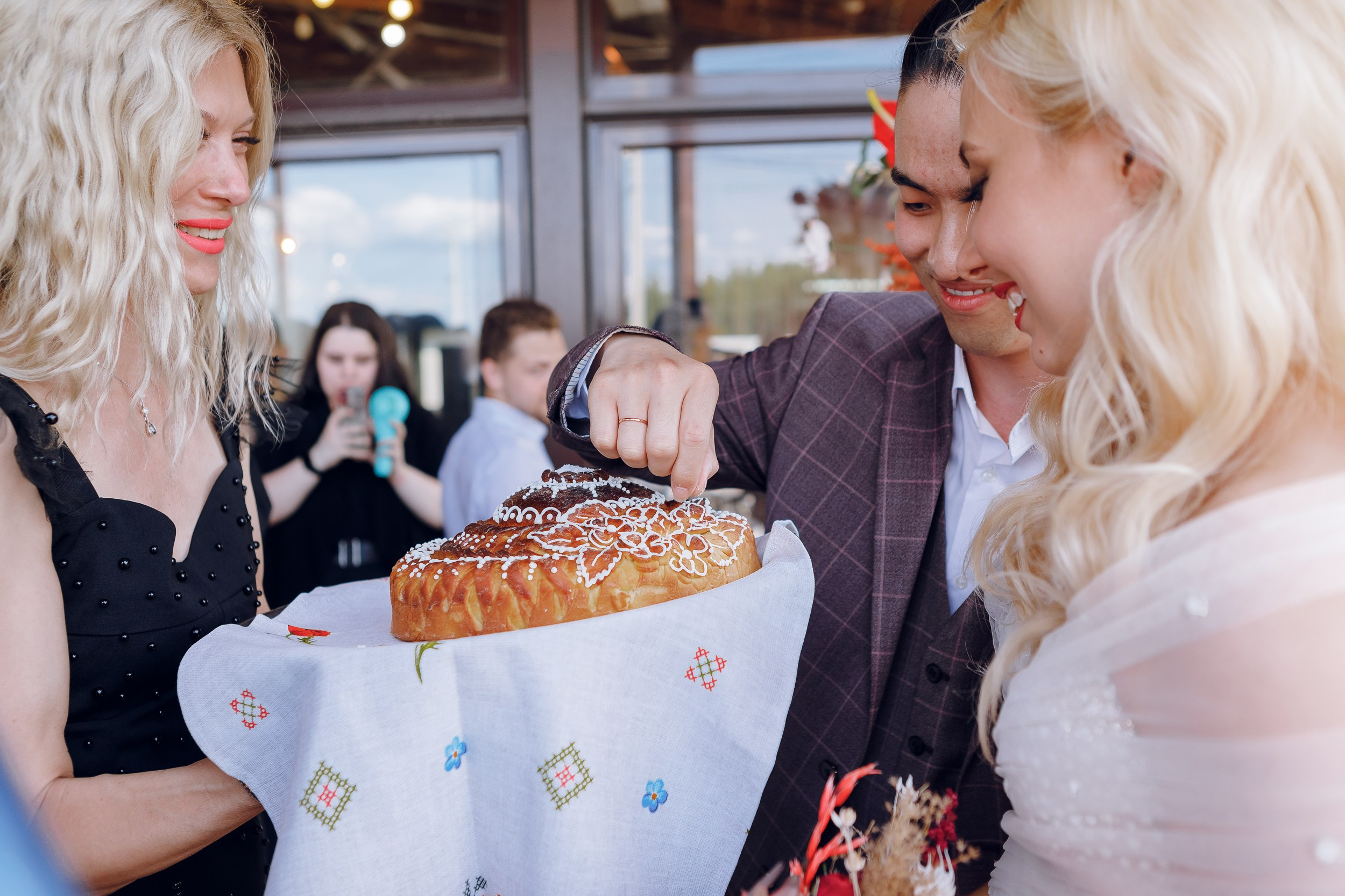 Дай У и Мария. Главная