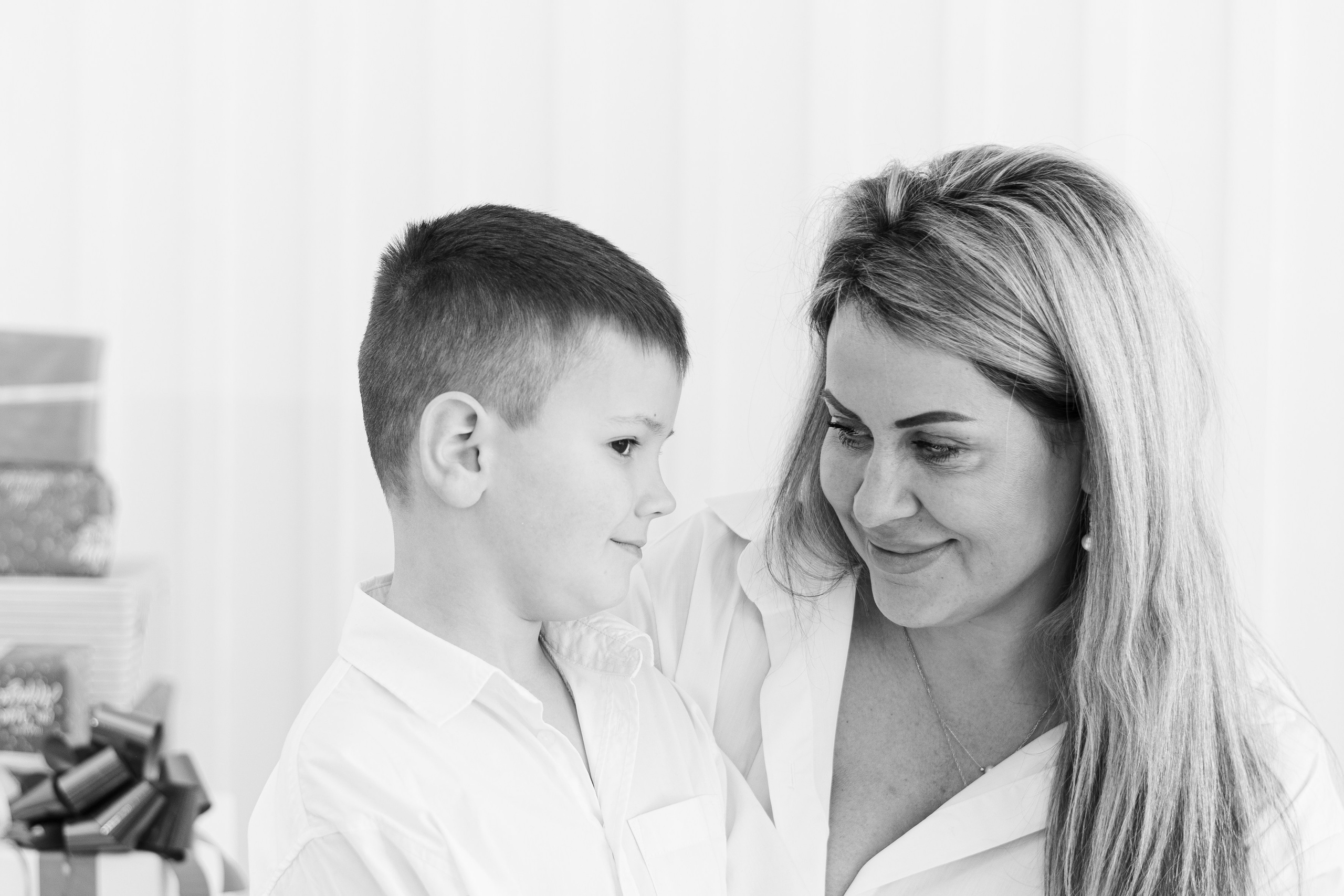 Оксана с семьей. Студийная съемка. Екатерина Бикбаева фотограф, видеограф, медиа-продюсер