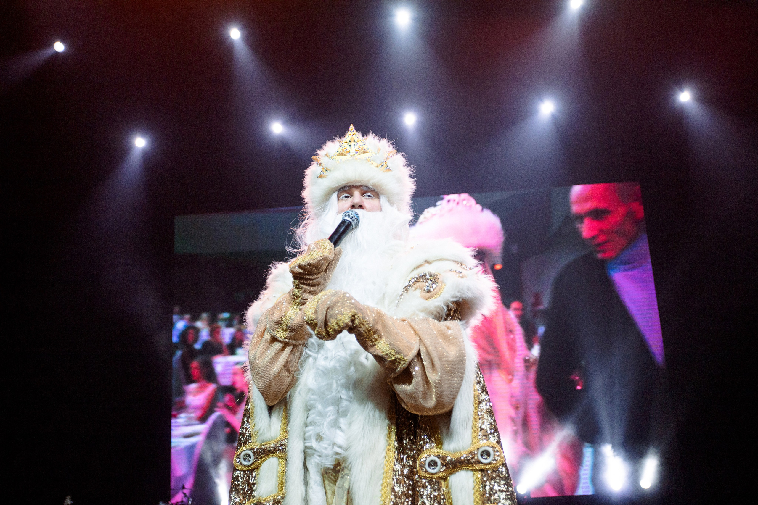 РЕПОРТАЖ: НОВЫЙ ГОД В ДК МЕТАЛЛУРГ. Профессиональный фотограф в Ижевске Леша Петров