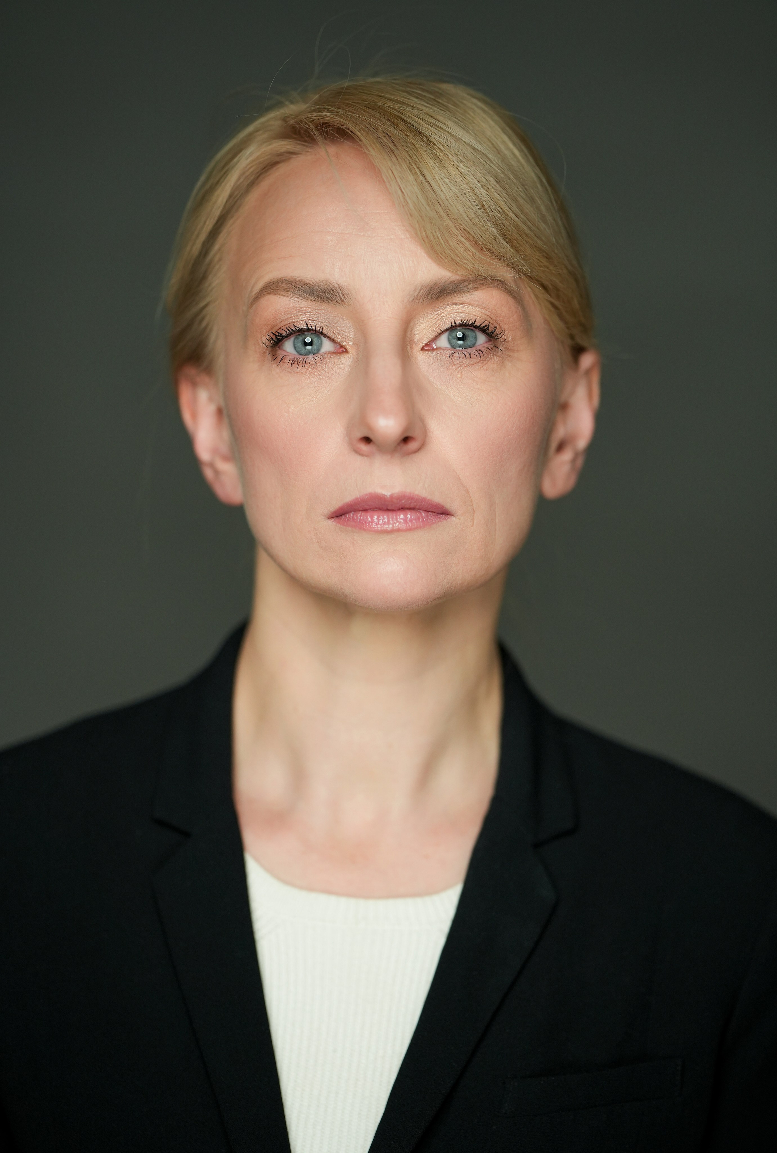 Актерское портфолио Татьяны Жежель. Портретная съемка в Москве, студийный фотограф Игорь Фомин