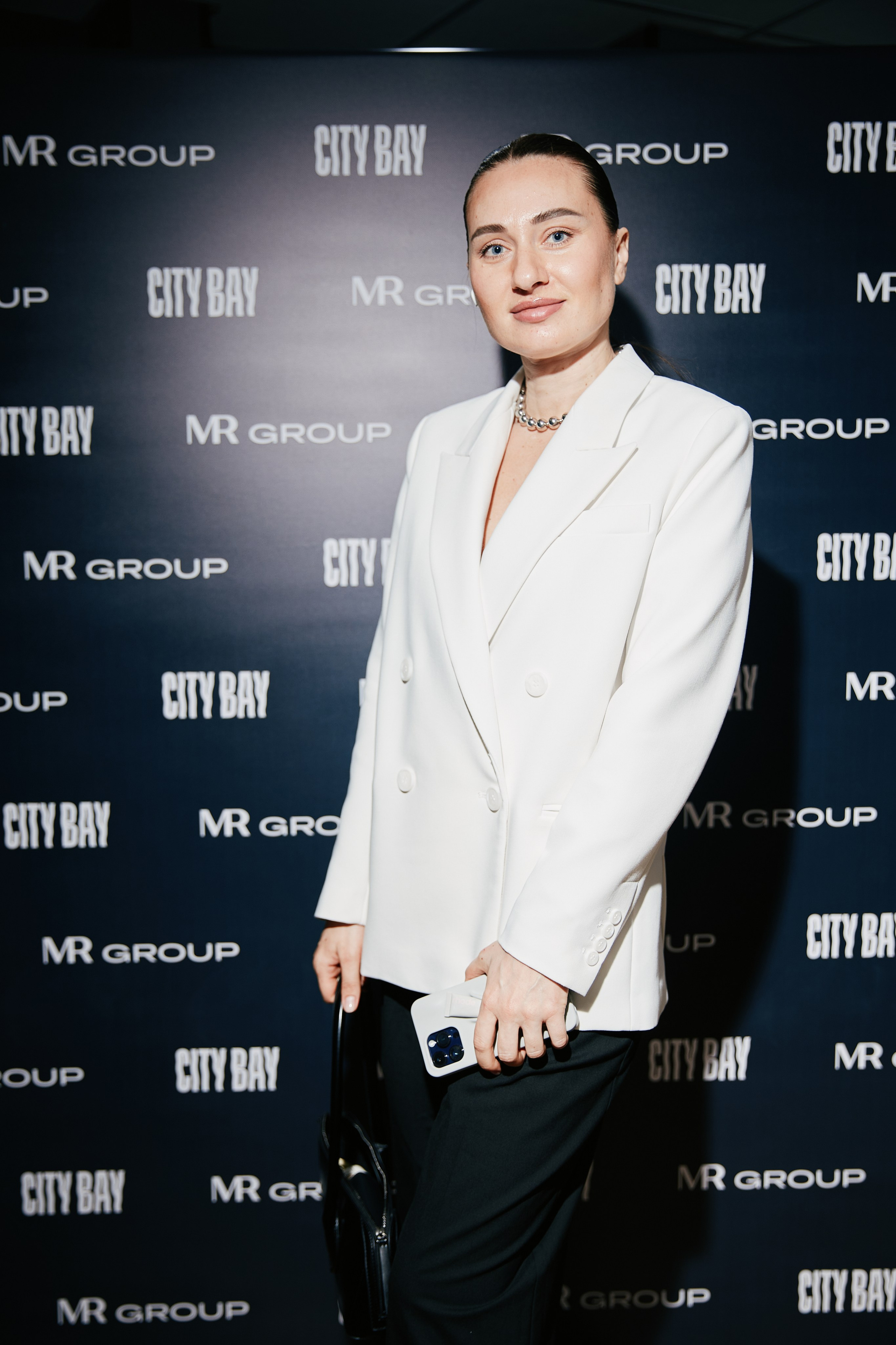 Презентация MR Group в ibis 23.04. Свадебный репортажный фотограф краснодар максим дремов дрёмов фотосессия студия цена