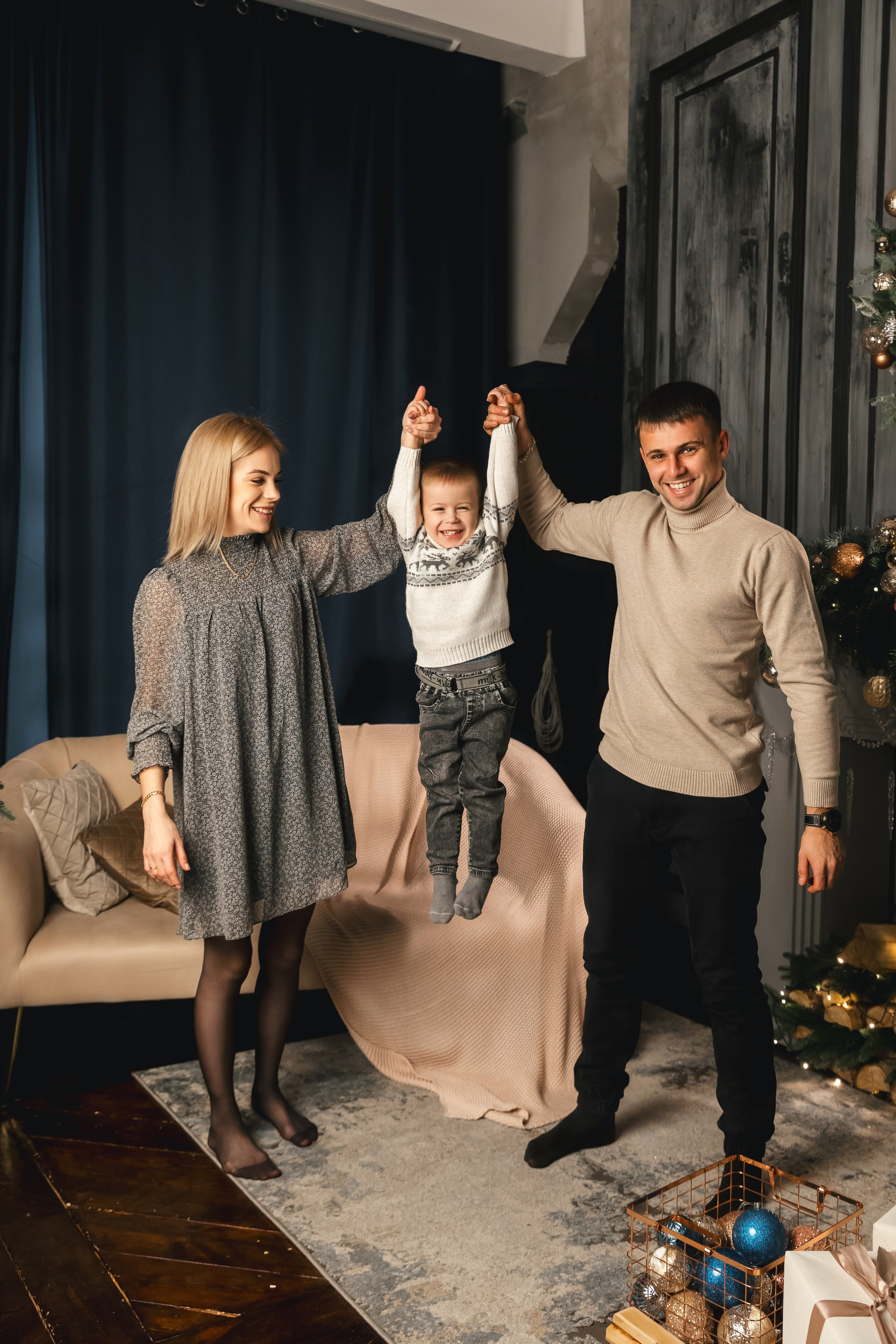 Семейная новогодняя фотосессия в Хабаровске. Свадебный фотограф в Хабаровске
