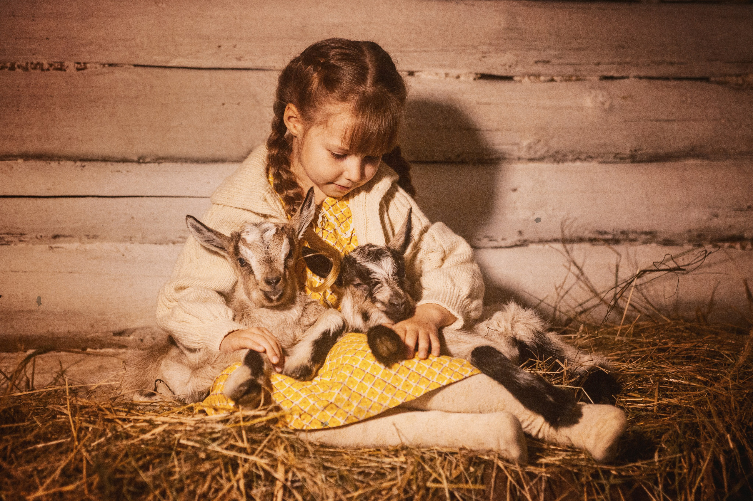 Катюша. Фотограф Антонина Свешникова. ВЫПУСКНЫЕ ФОТОКНИГИ для детских садов и школ. Москва, Владимир