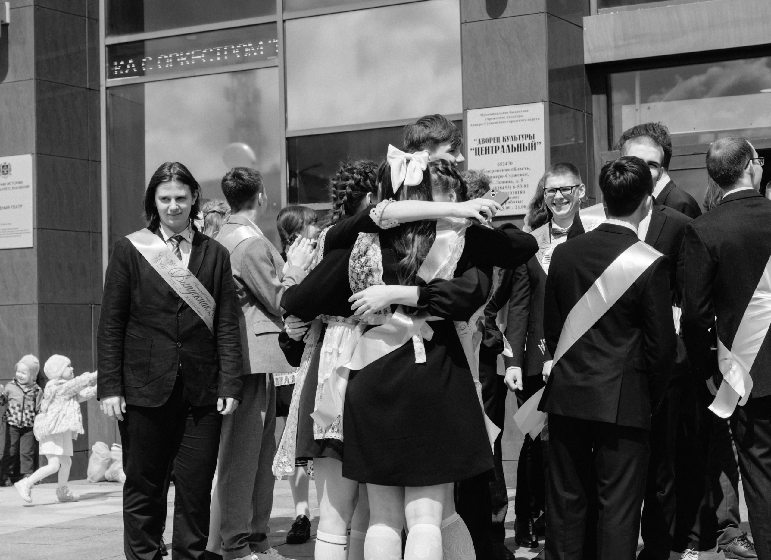 Последний звонок 11 класс. Фотограф Софья Володкина