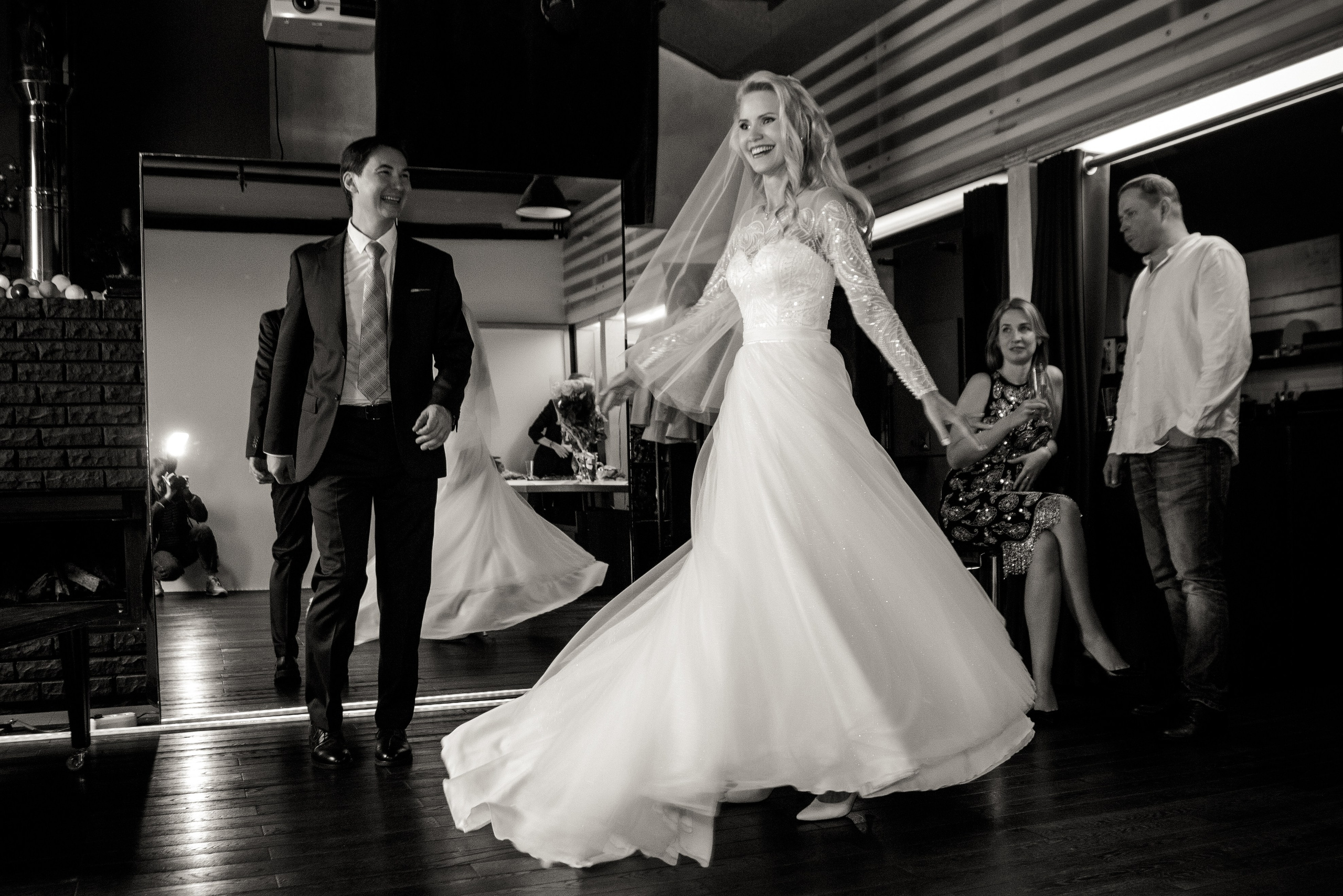 Свадебная фотосессия на ВДНХ. Свадебный и семейный фотограф в Москве и Подмосковье Лариса Козлова