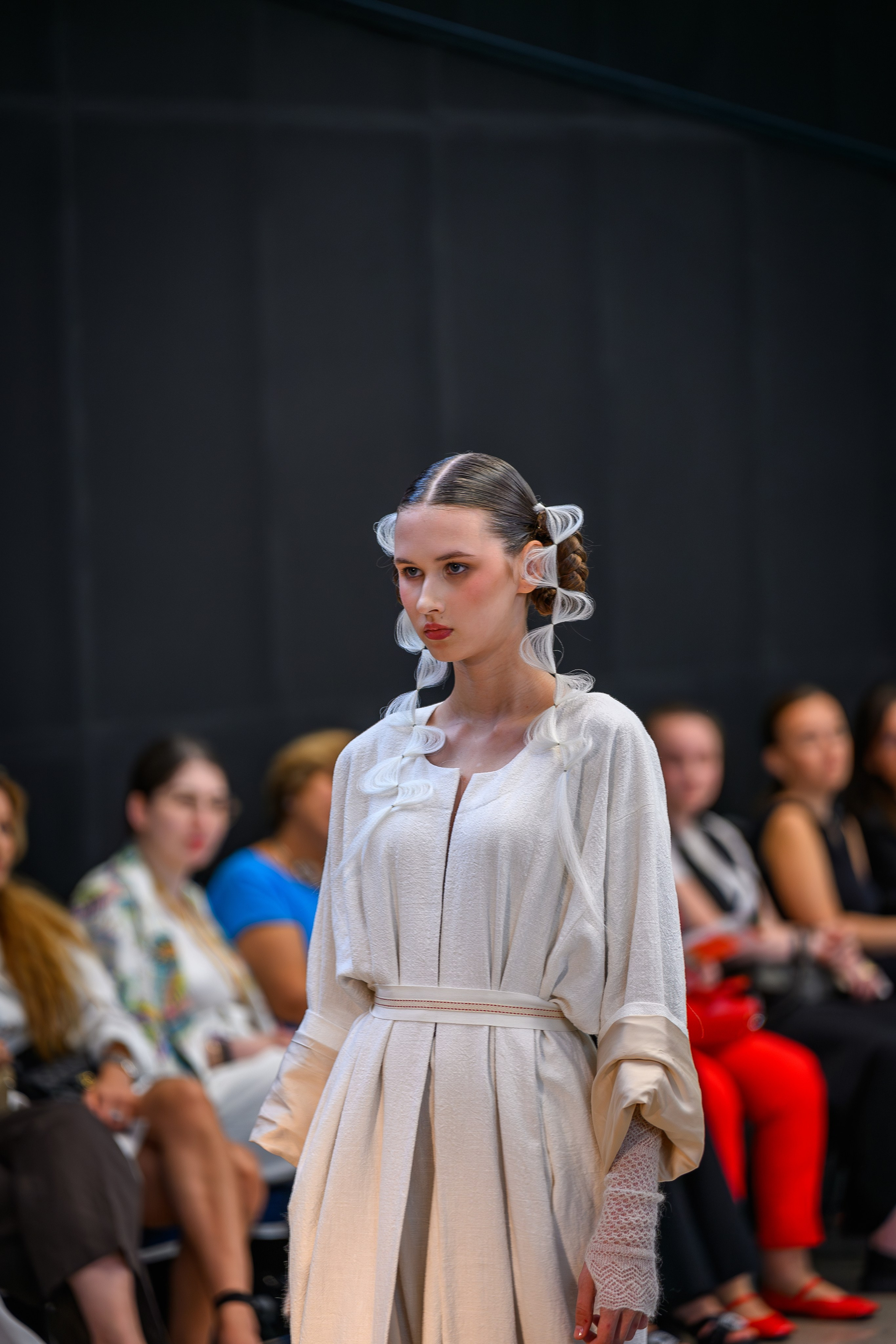 Репортажная фотосъемка Дефиле / Показ мод в Москве. Интерьерный & Репортажный фотограф Озеров Денис, г. Москва