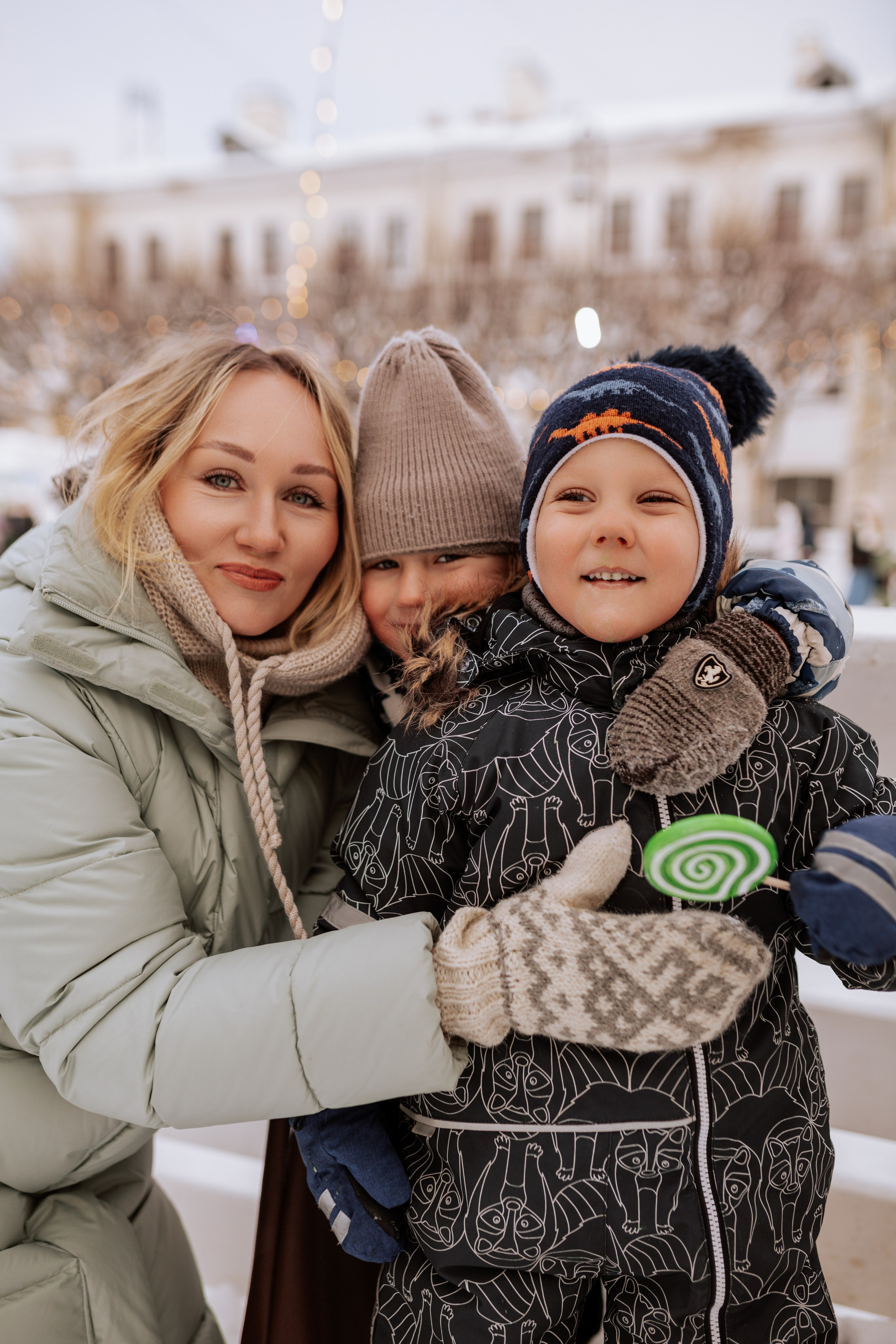 Семейная, Манежная площадь