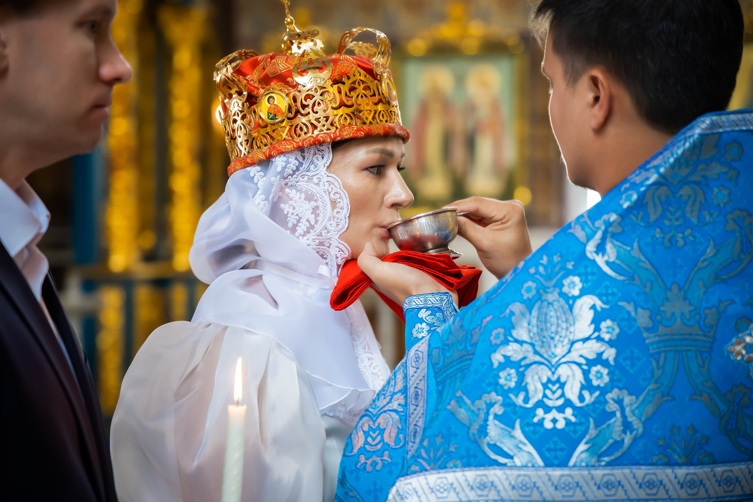 В Храме. Семейный и Свадебный фотограф в Астане Александр Астапов