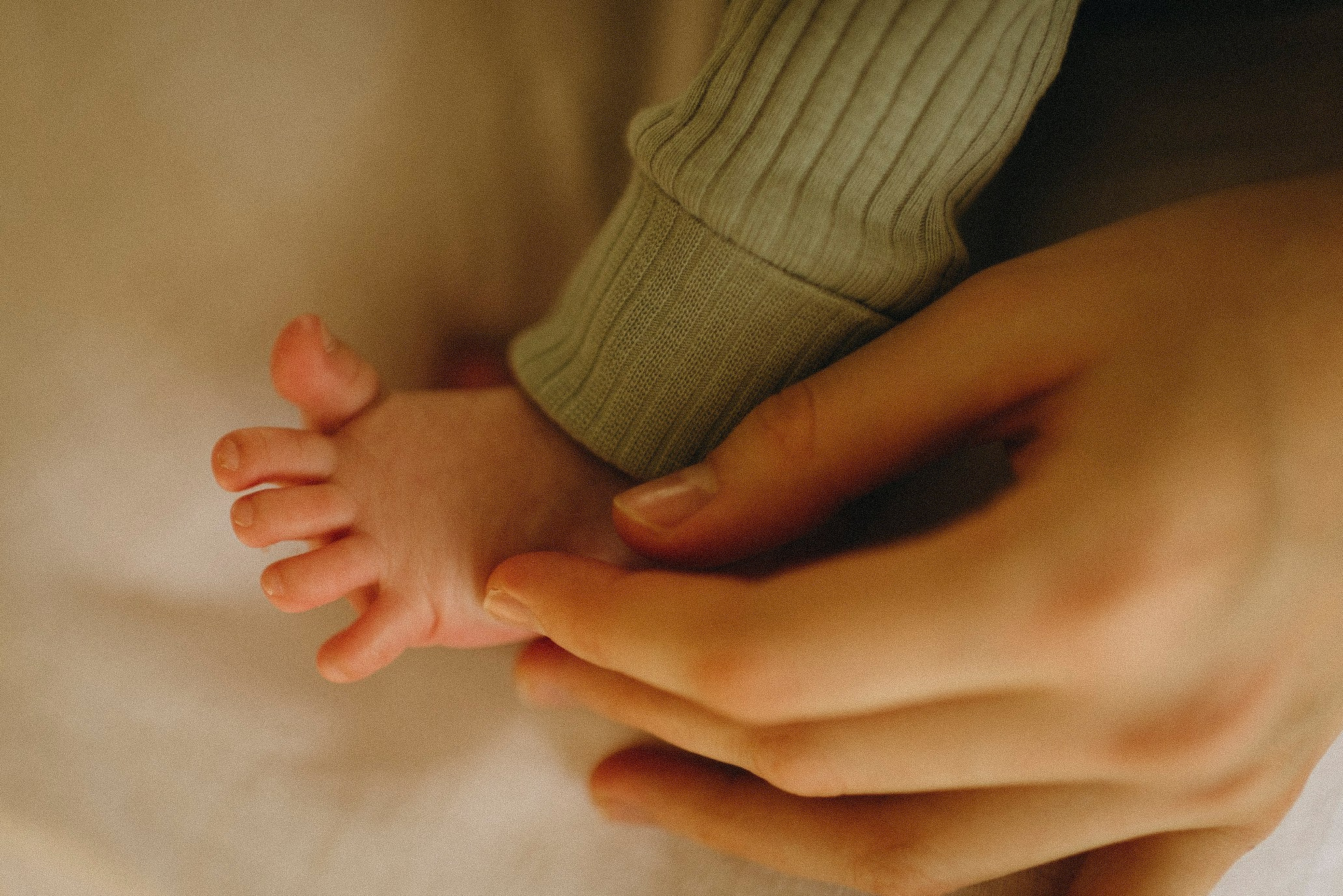 Reviews. Polina Sobol — family & documentary photographer in Bern. Outdoor & urban photo sessions for families, kids and couples