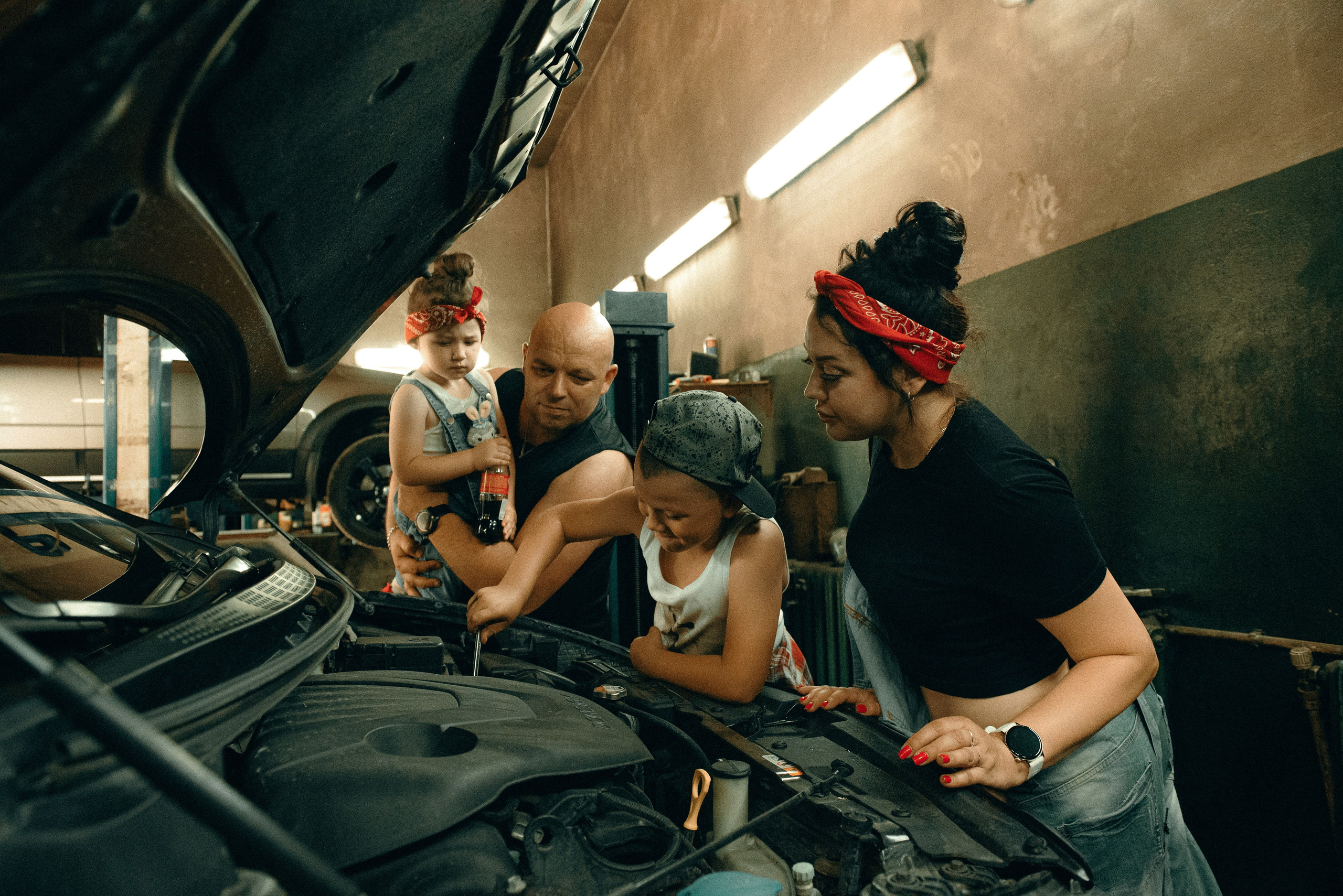 Гараж. Римма Гусакова. Выпускные фотокниги. Детские и семейные фотосессии