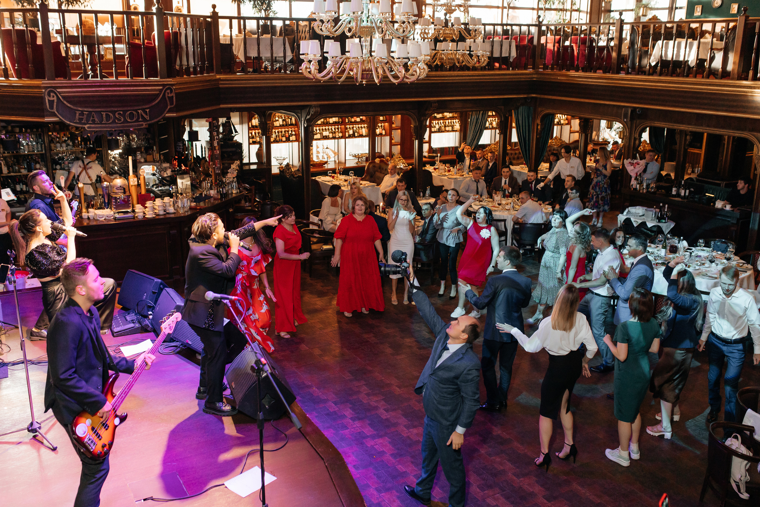 Репортаж деловых, спортивных событий и концертов