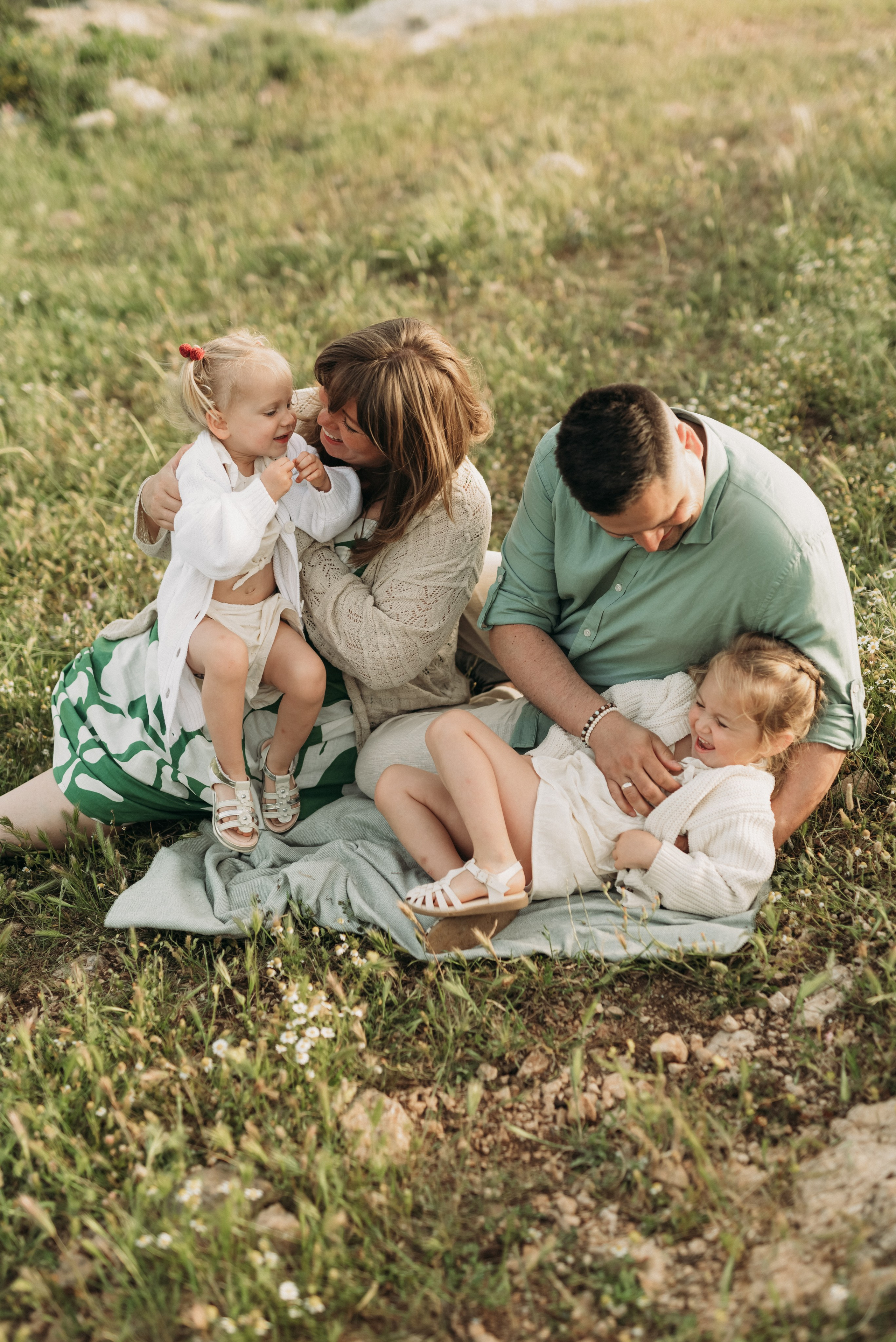 Family: Iryna, Vlad, Yasmin & Arina. Family photographer in Israel | Alesya Superfin