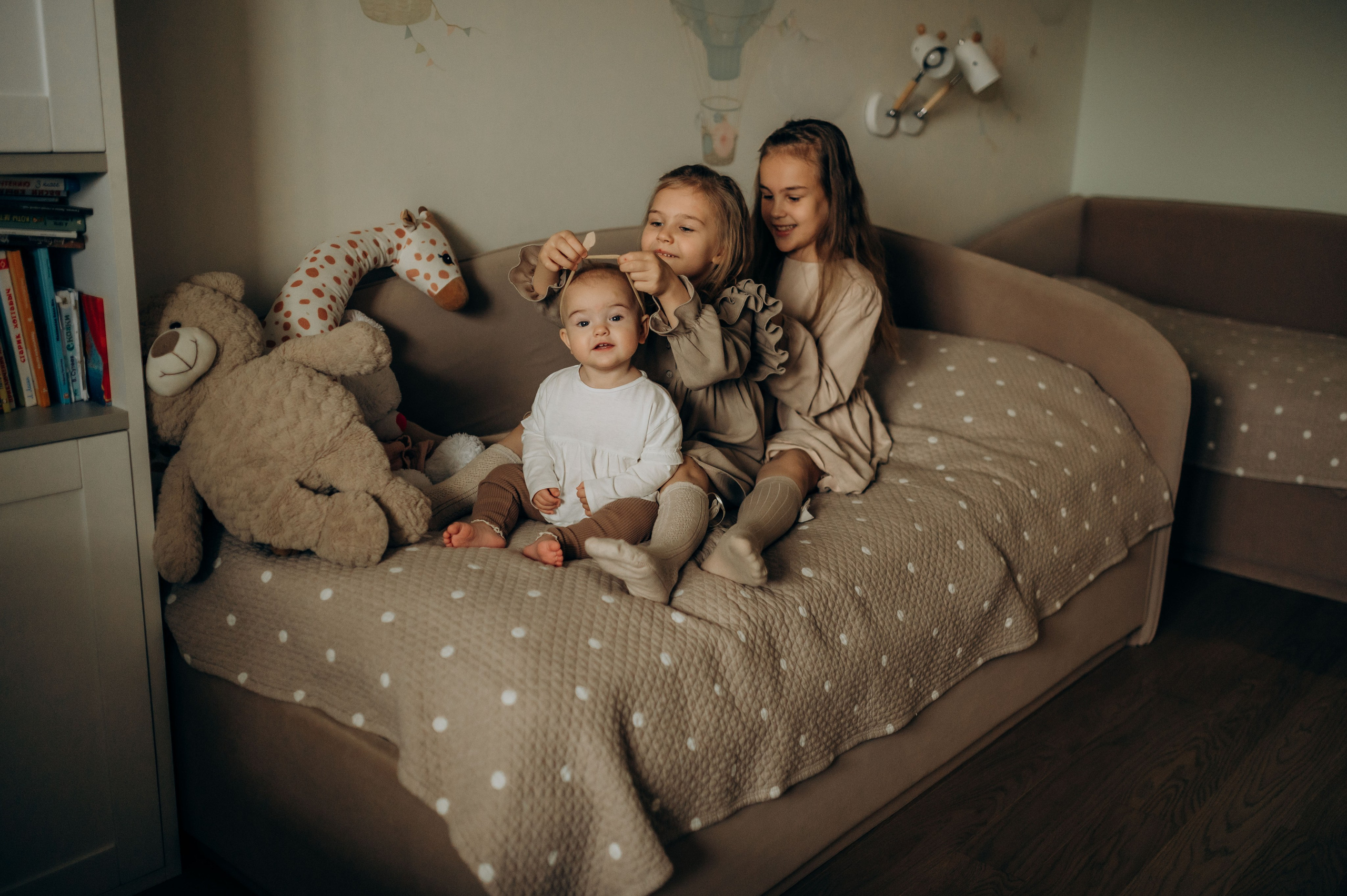 Годик младшей сестрёнке. Семейный фотограф в Домодедово и Москве Елена Пичугина