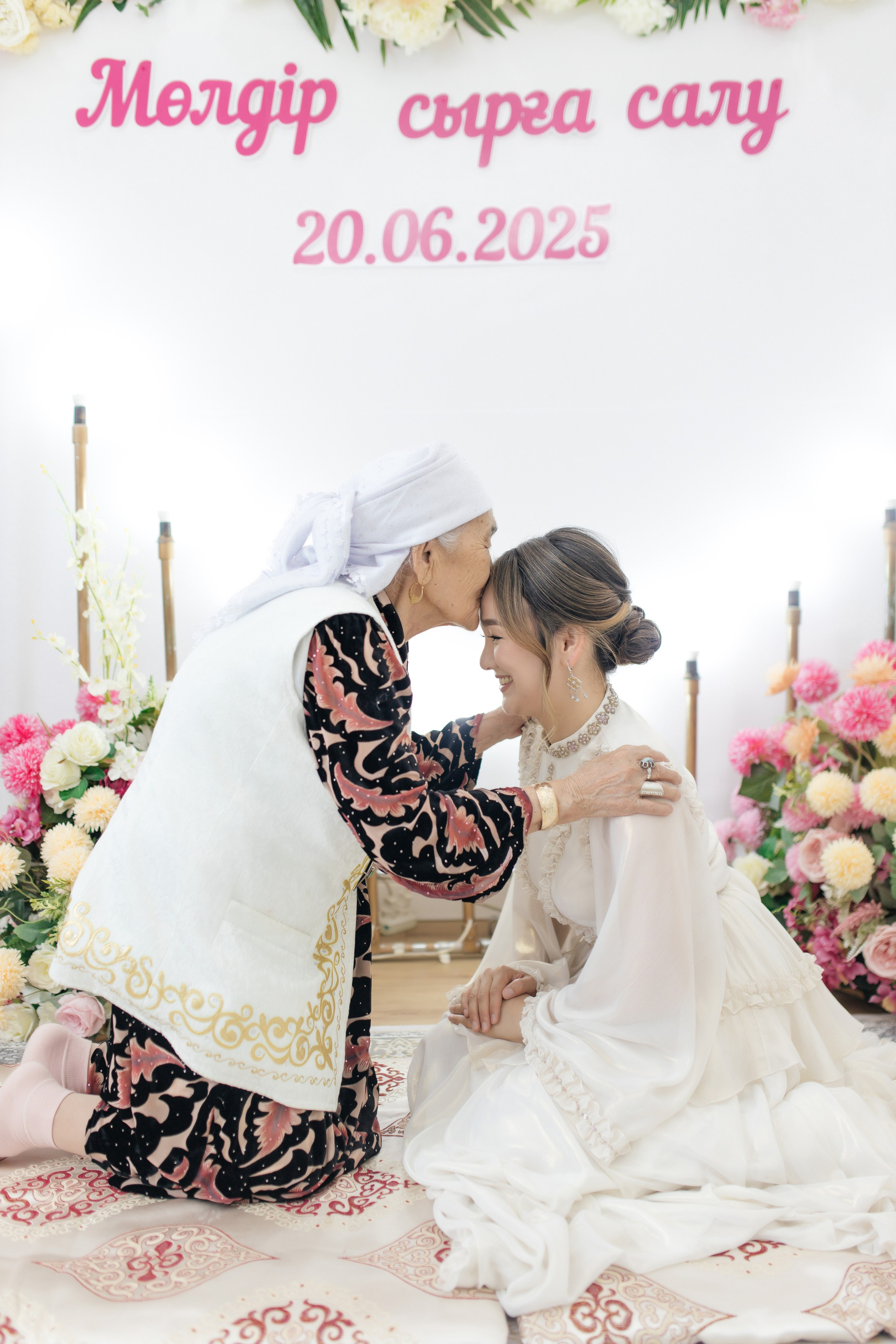 Moldir — syrğa salu. Wedding and Love story Photographer