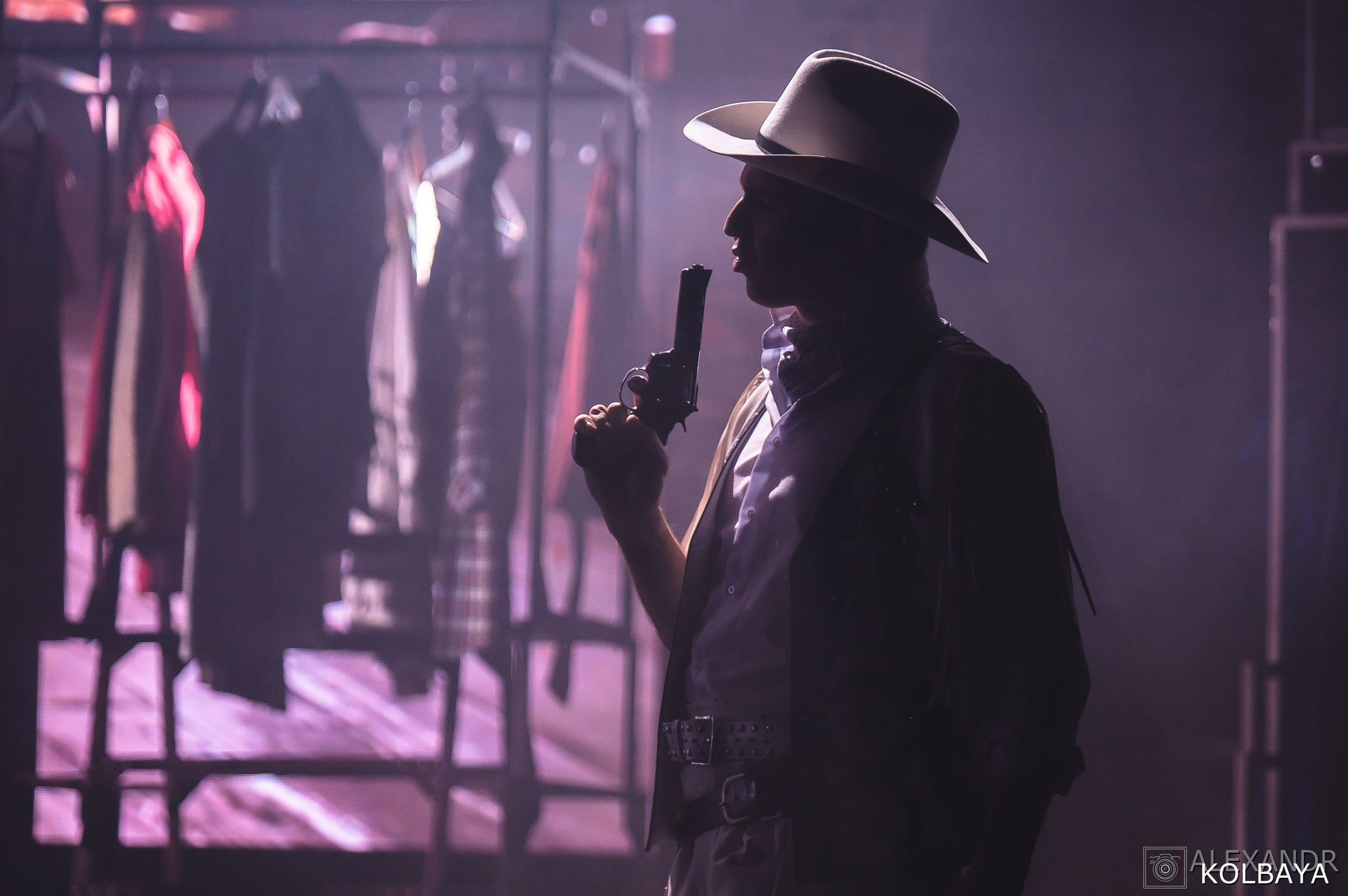 Фотографии со спектакля «Привет, я тетя Чарли». Концертный и театральный репортажный фотограф в Москве Александр Колбая