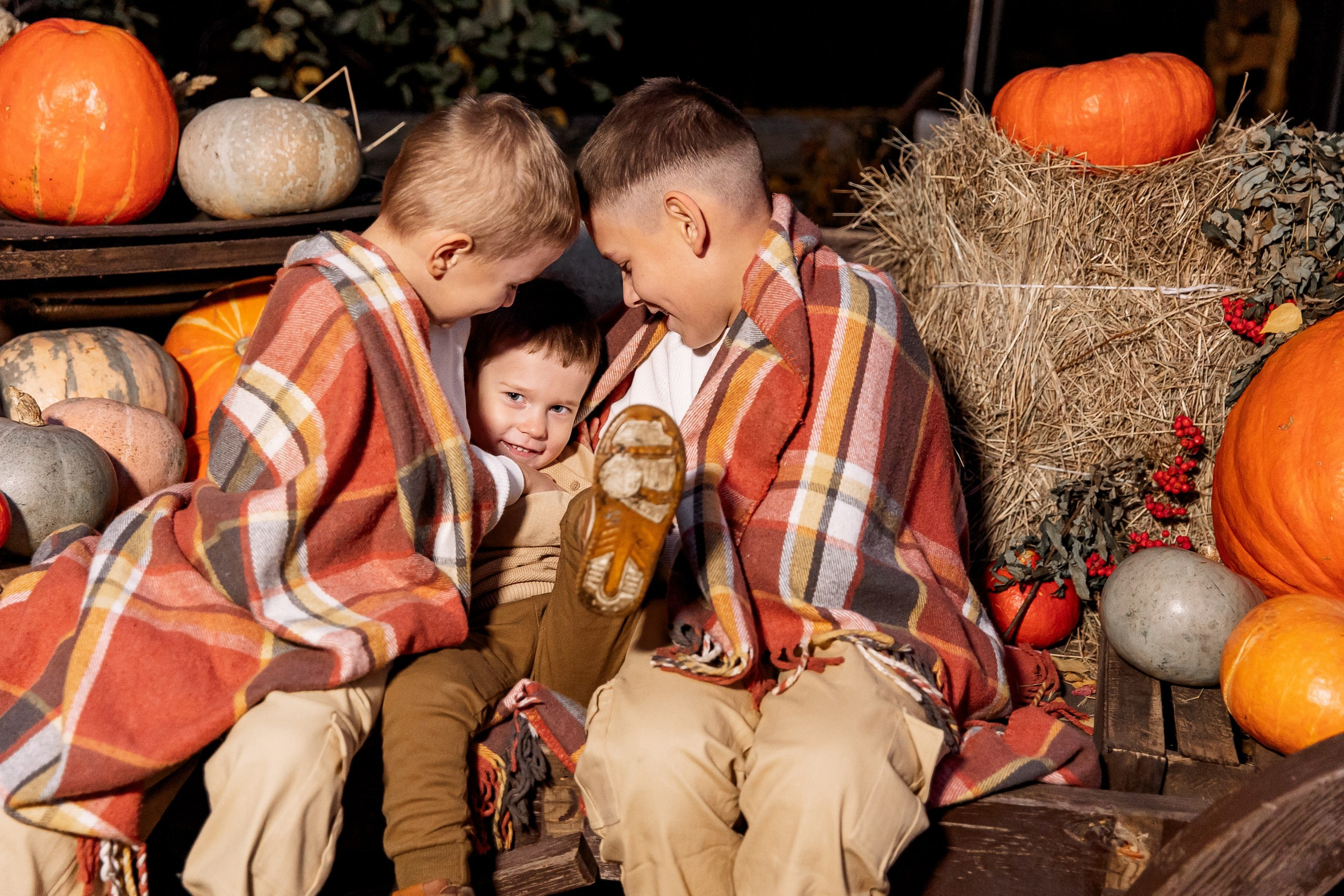 Эдуард и Дарья с сыновьями. Свадебный и семейный фотограф в Челябинске Юлия Ишимова