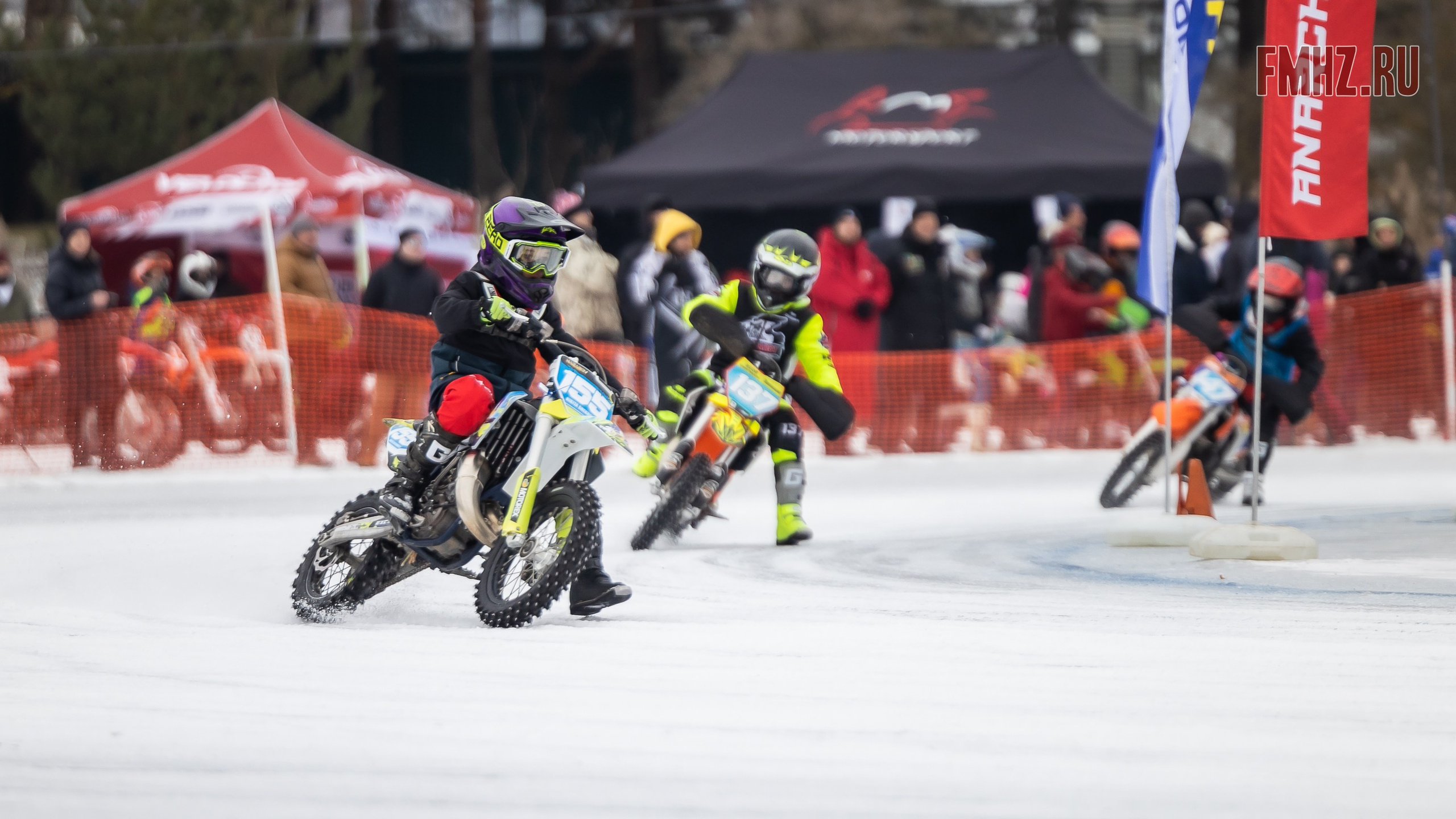 Первый этап Кубка МФР по мотокроссу на льду Большого Крылатского пруда в Москве. 8 февраля 2025 г. Фотограф Владимир Охрименко