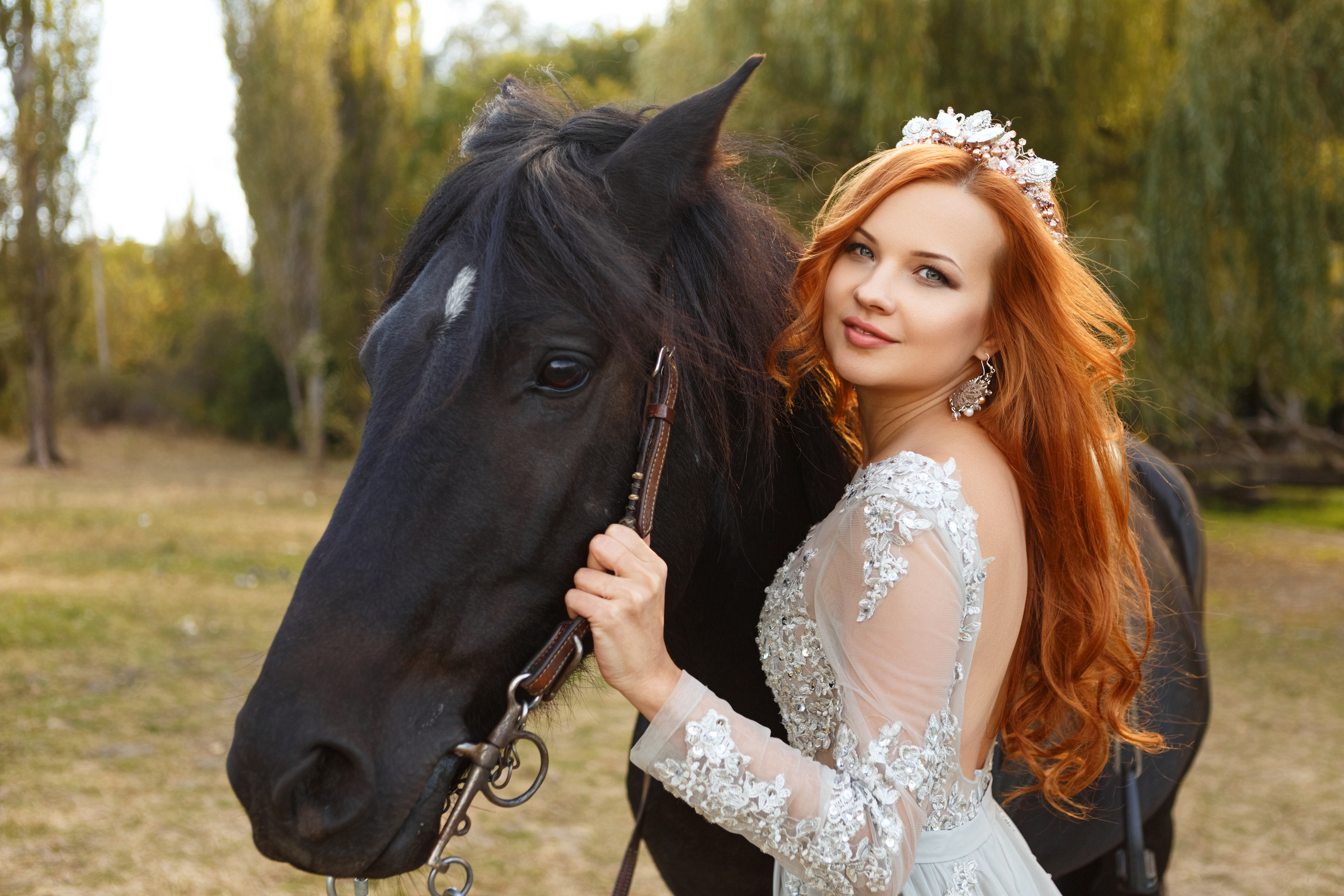 Выездные фотосессии, Фотограф СПБ, фотограф в Питере , услуги фотографа, фотосессия в СПБ,  фотосессия Питер, портфолио, индивидуальная фотосессия в СПБ, прогулочная фотосессия в Питере, прогулочная фотосессия, прогулочная фотосъемка, прогулочная фотосъемка в СПБ, фотограф Переславцева Екатерина, пленер, на природе, фотосессия с лошадью, фотосессия с конем, фото с черной лошадью , фотопроект с лошадью в СПБ, девушка с конем