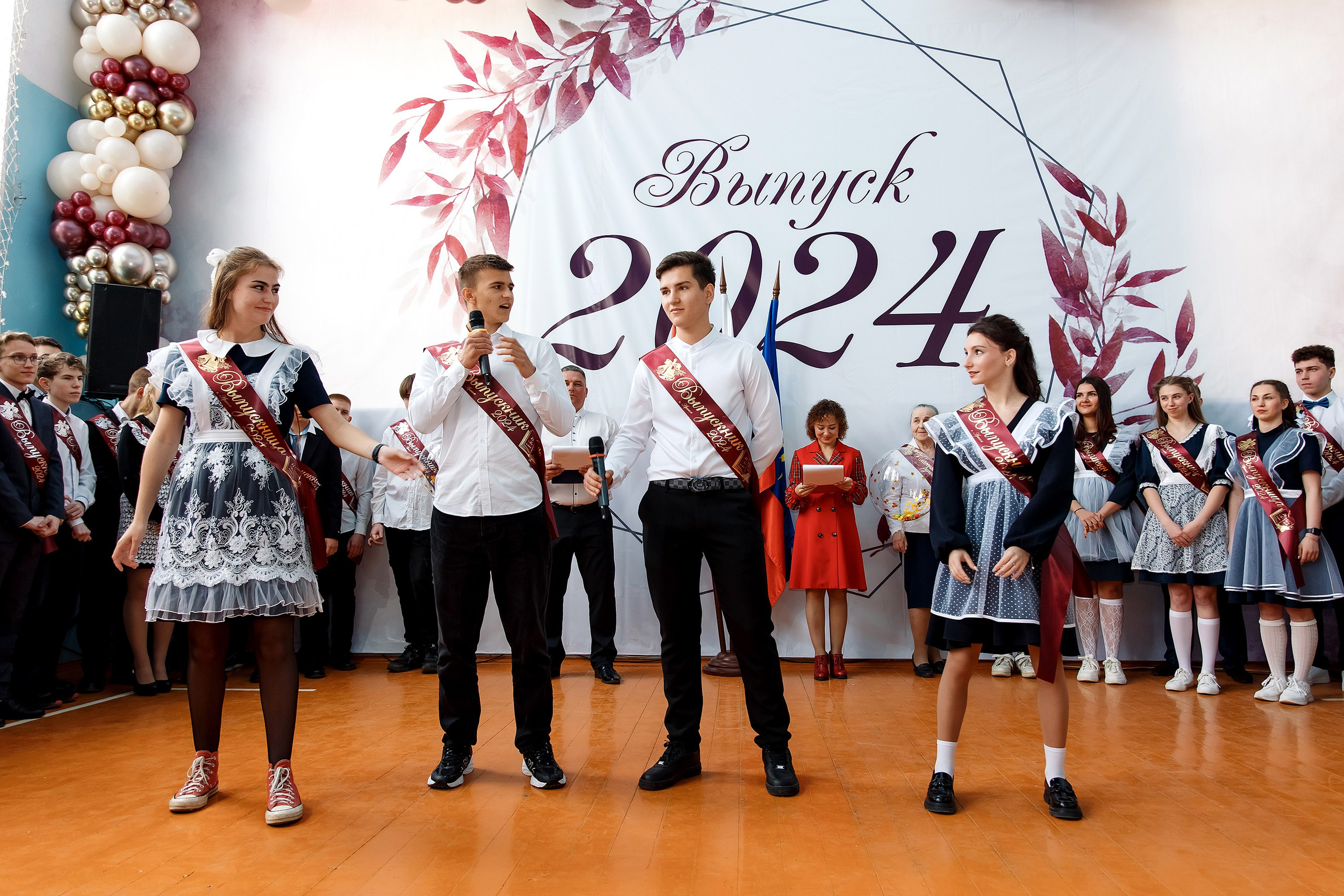 11 класс Последний звонок. Фотограф Любовь Корниенко, Примоский край