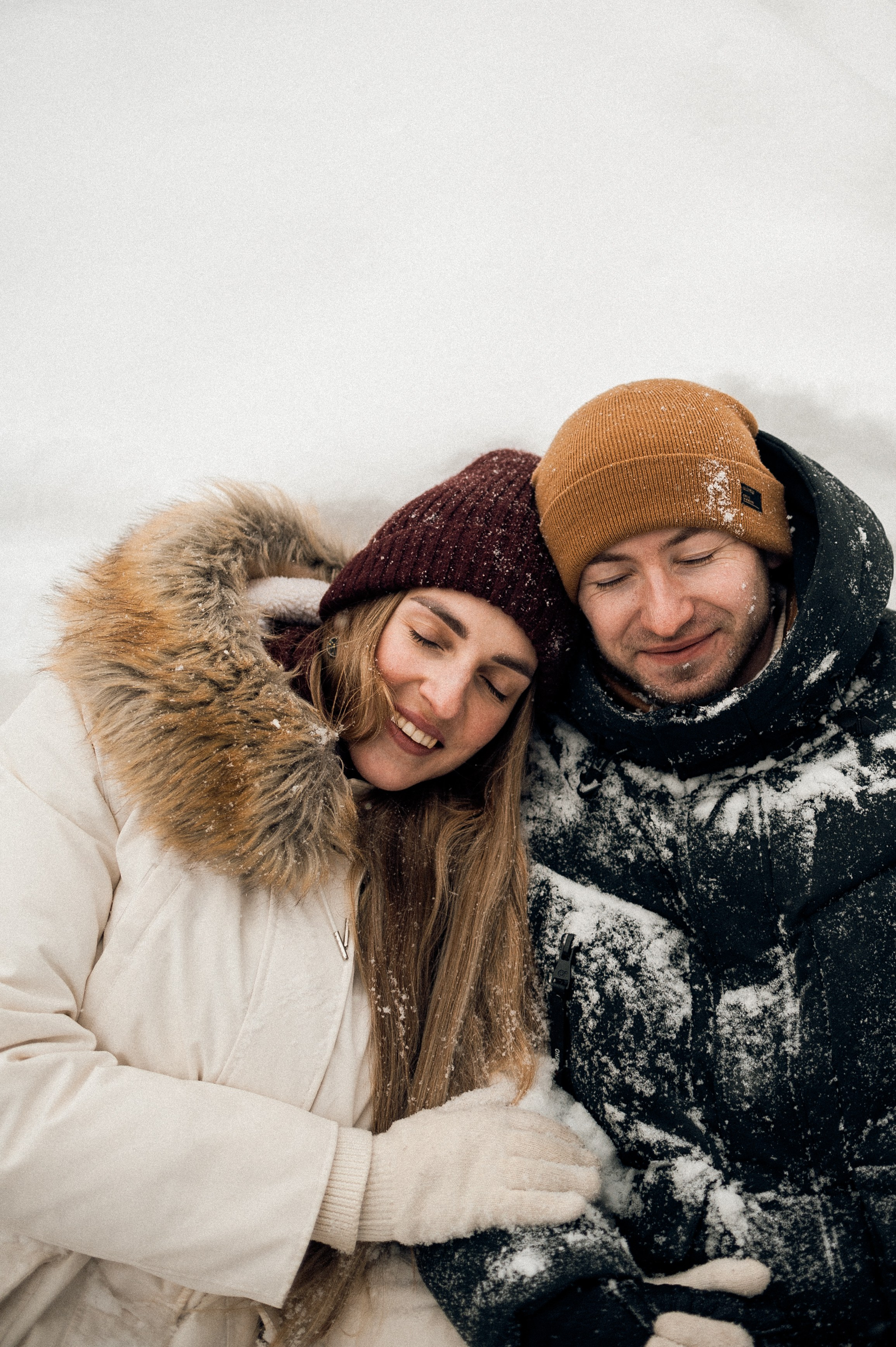 Тренды новогодних съемок 2025. Фотограф в Екатеринбурге Артём Зайнетдинов