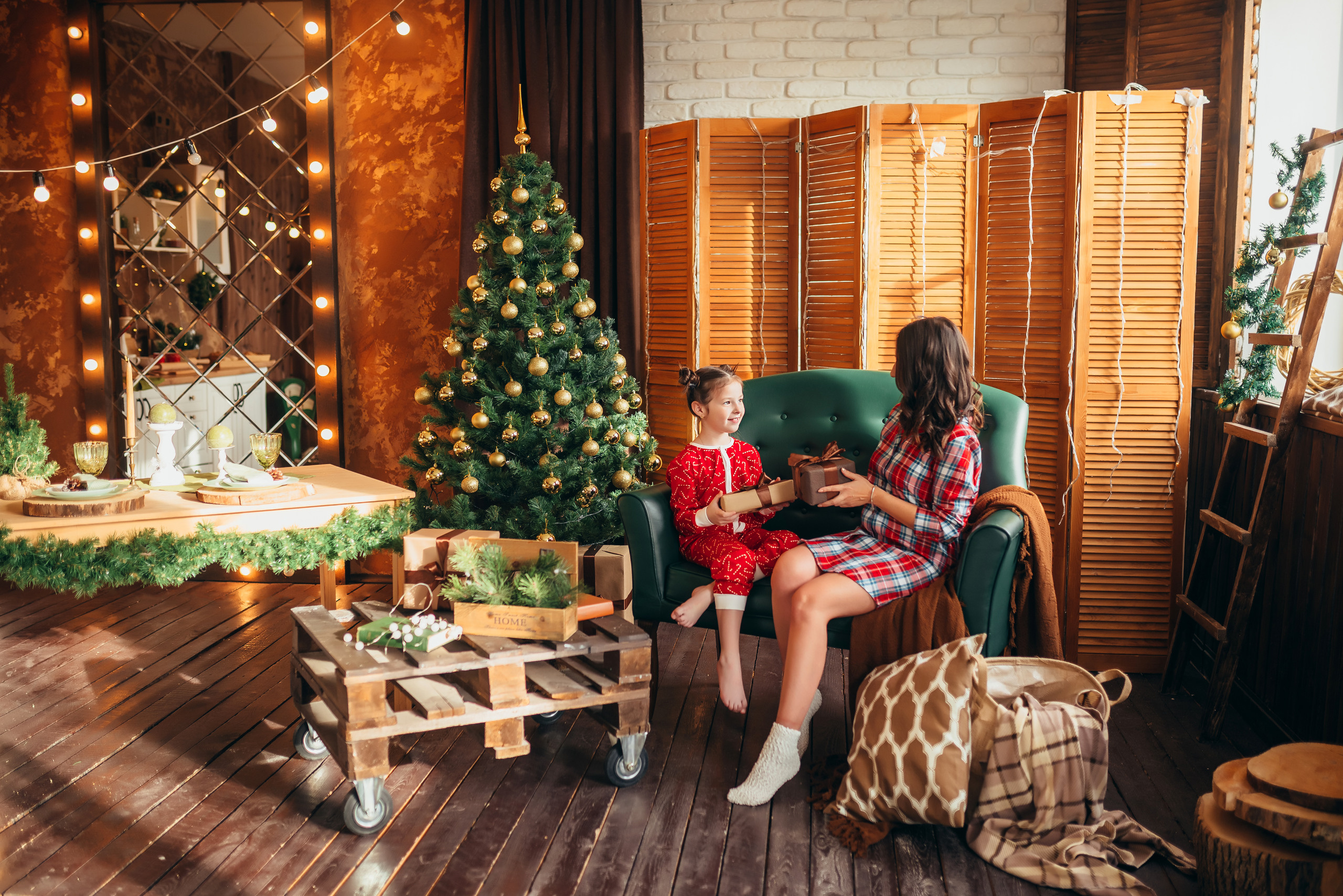 Новогодняя съёмка мамы и дочки. Свадебный и семейный фотограф в Симферополе Дарья Маркова