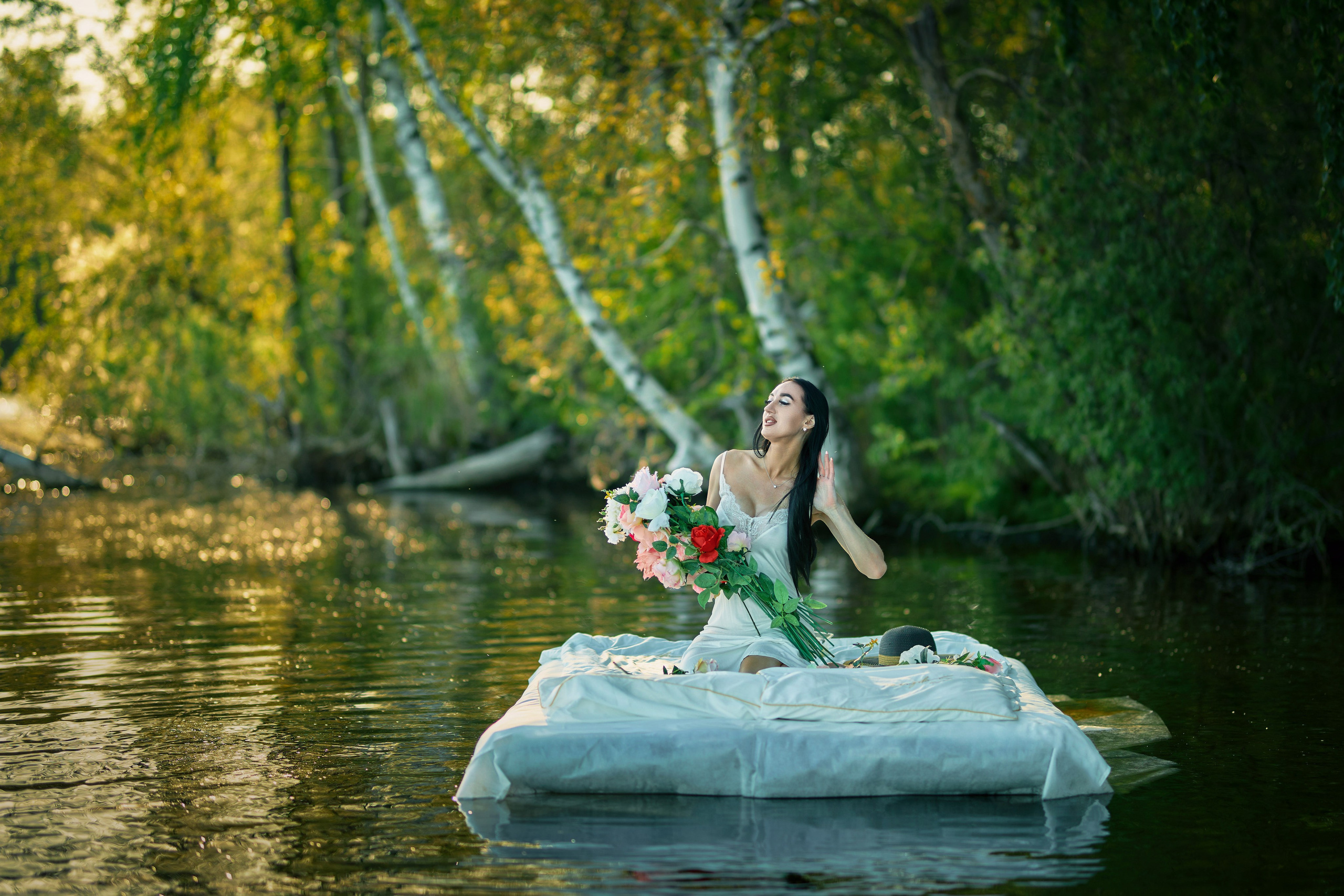 Фотосессия на матрасе с цветами. Владимир Суздалов (ProMaXe) — Портретный фотограф, тематические фотосессии в Чебоксарах