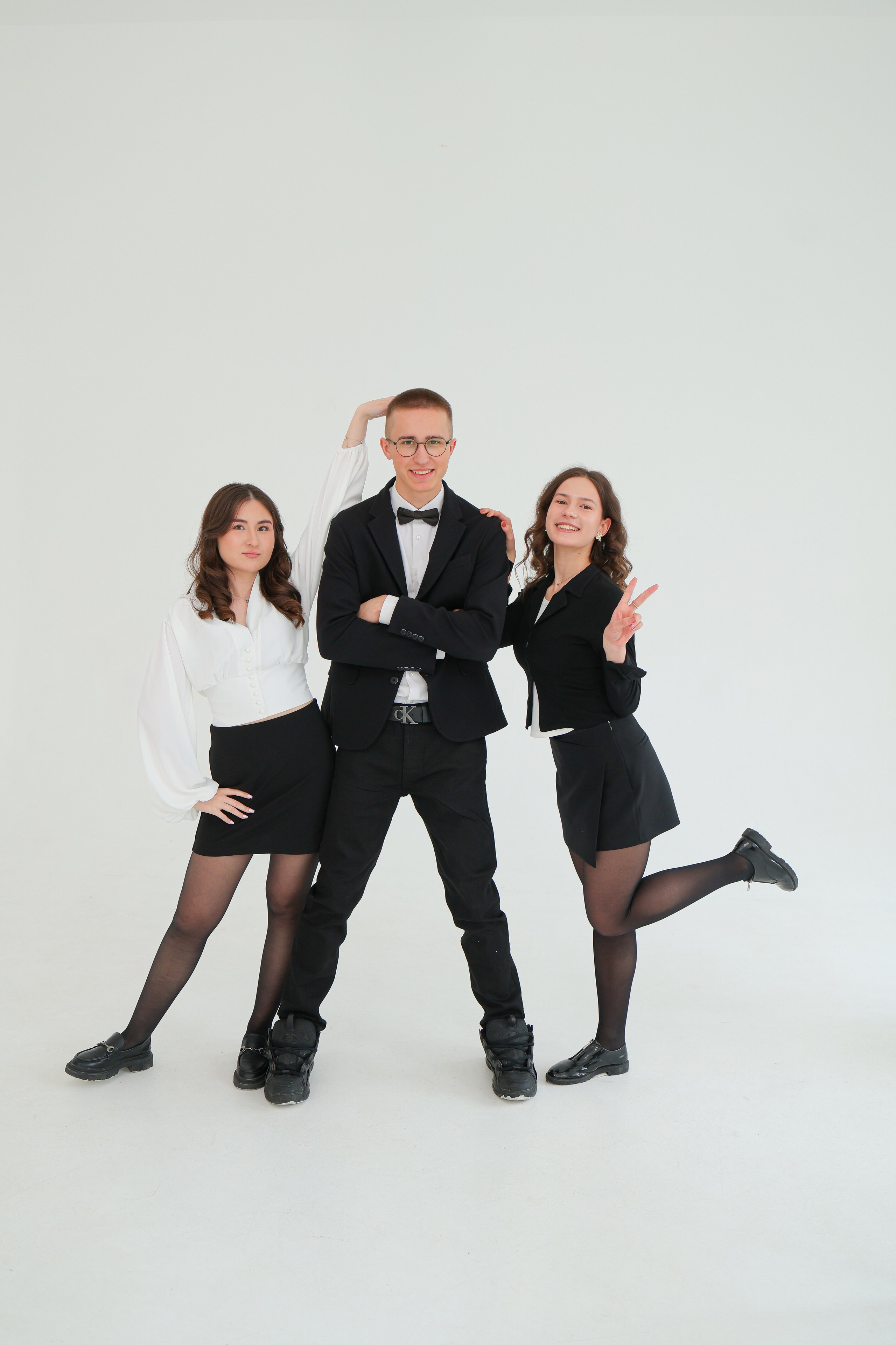 Циклорама 11 класс. Семейный фотограф Тюмень, фотограф на роды Салмина Мария