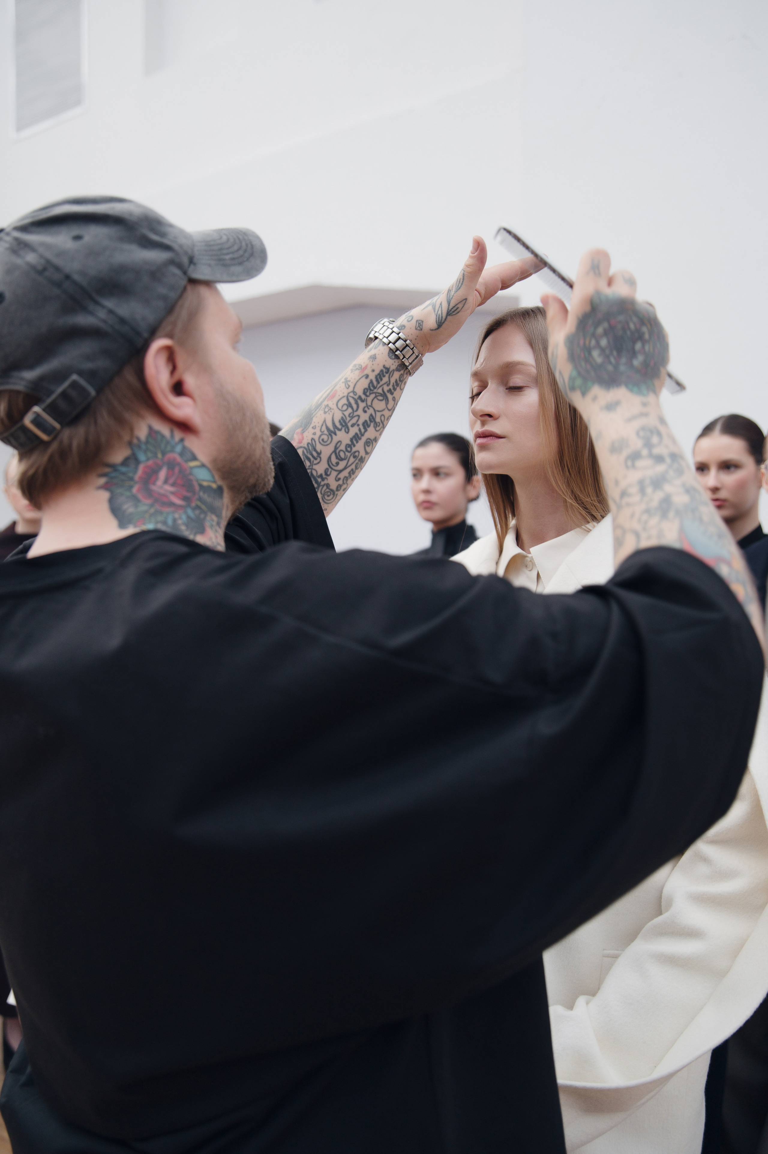 Бекстейдж показа «Новые Имена» собака.ru|ДЛТ. Портретный и репортажный фотограф в Санкт-Петербурге