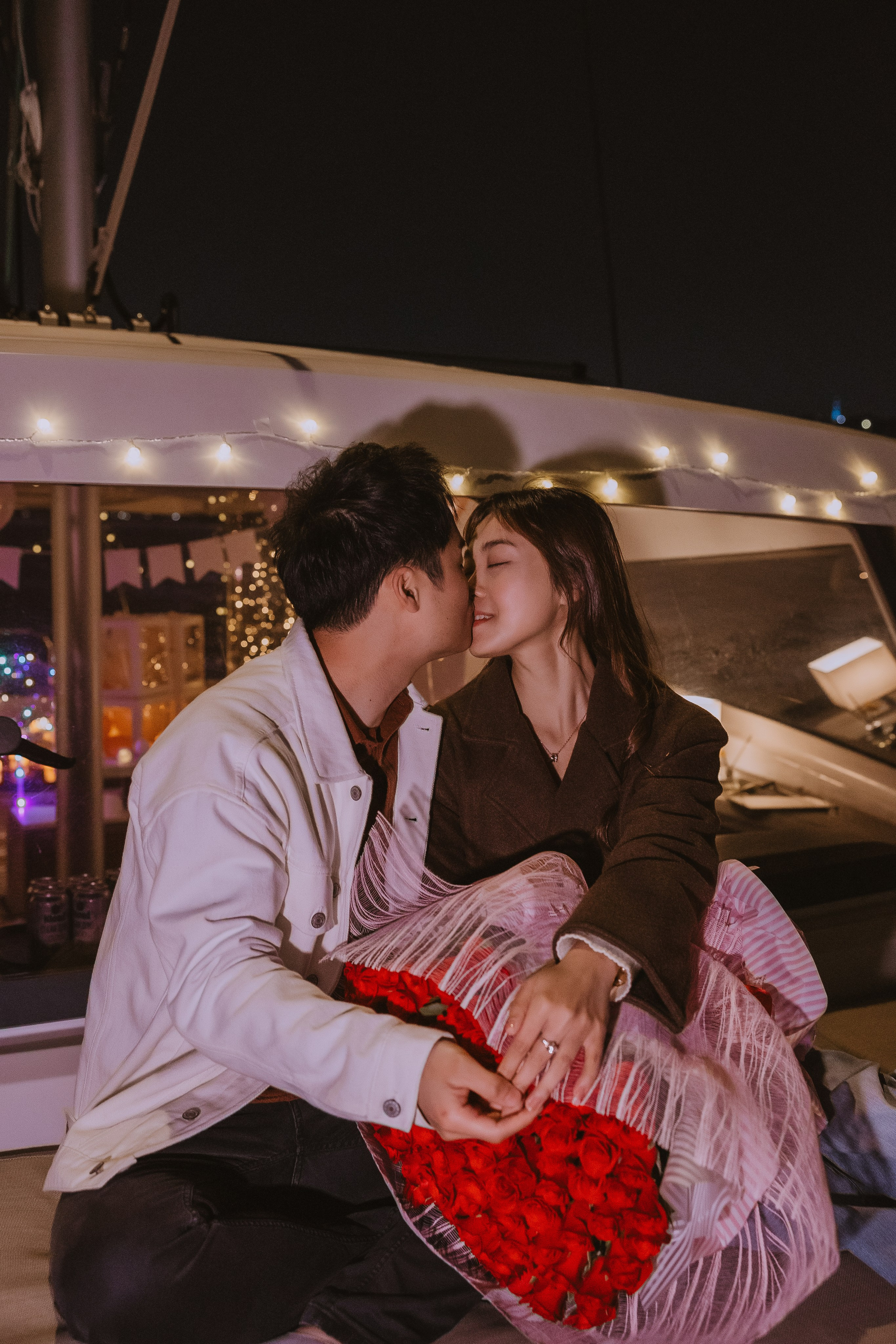 Предложение руки и сердца на яхте во время вечерней прогулке в Пусане. ВАШ ФОТОГРАФ В ПУСАНЕ (Южная Корея) Александра Ануфрий