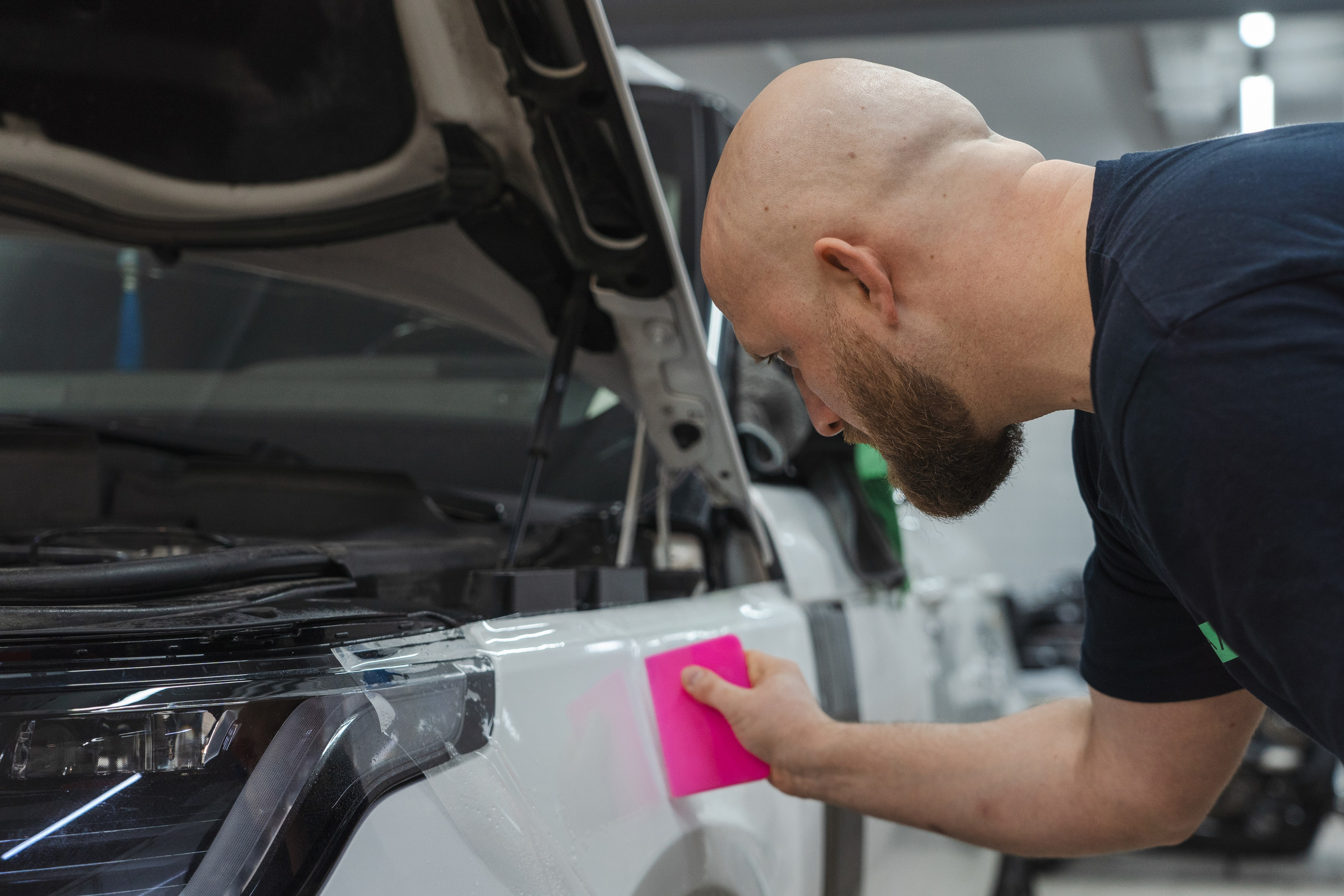Оклейка автомобиля в защитный полиуретан. Студия дизайна и оклейки авто Barmaley Design
