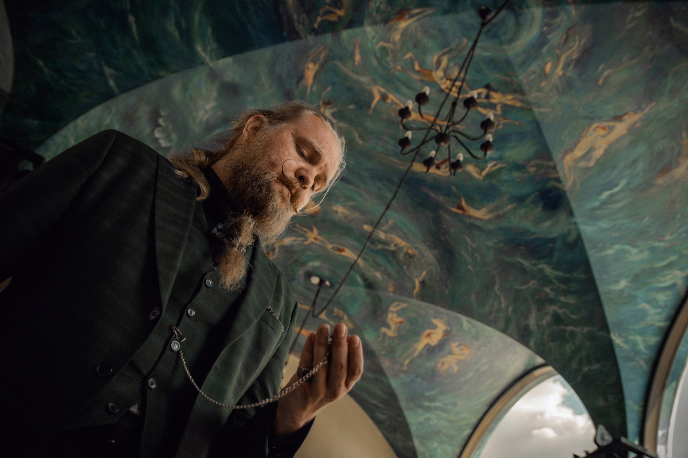 Иван. Фотосессия в баре. Фотограф Батуми | Lera Rawlick