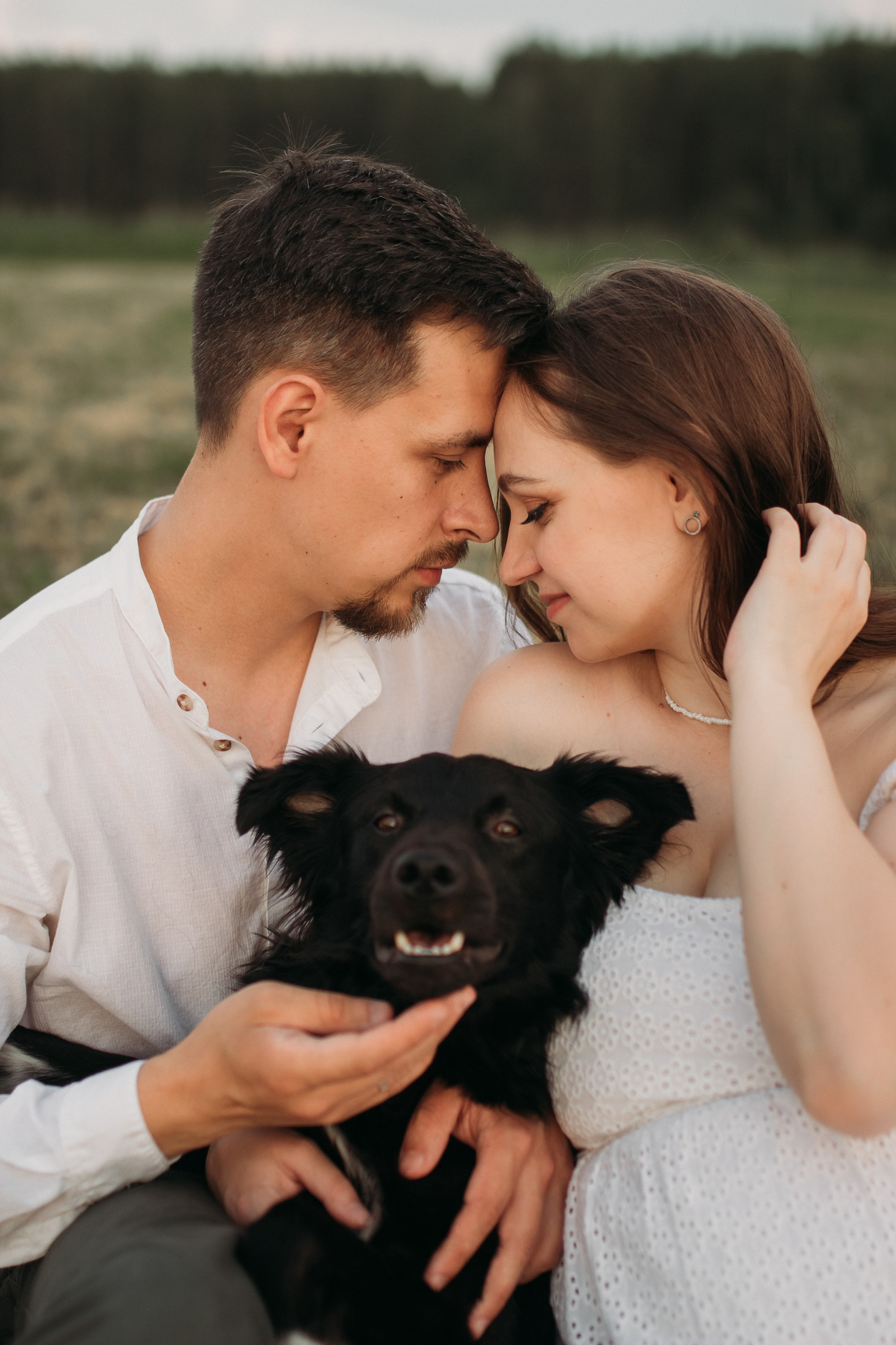 Фотосессия беременности в поле на закате. Семейный фотограф Екатеринбург Черепанова Олеся