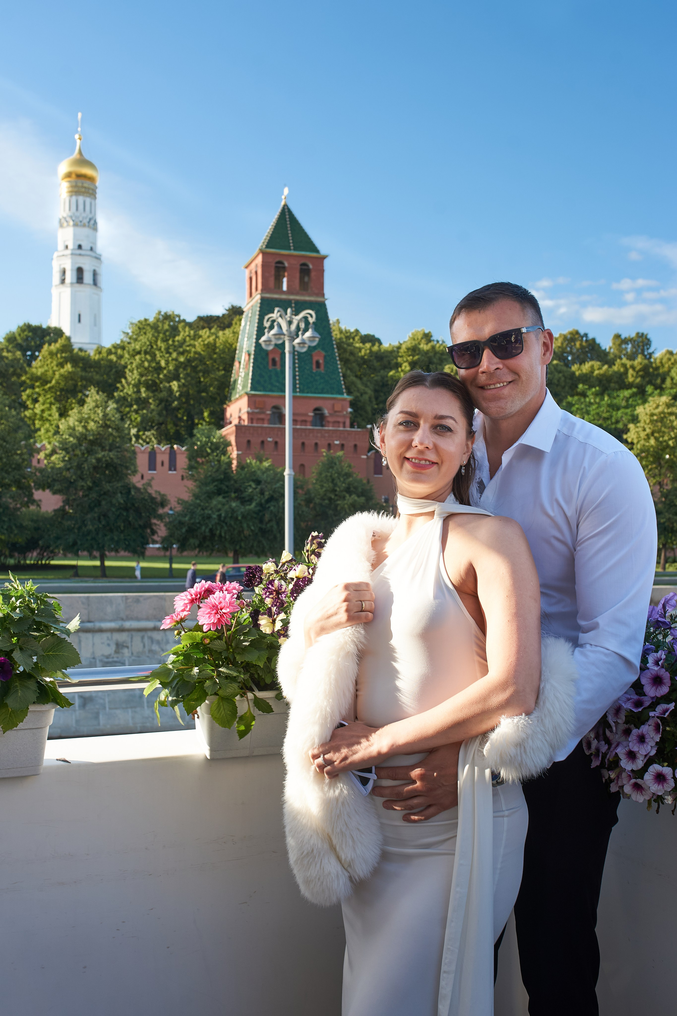 Свадебная прогулка на корабле, по Москве-реке