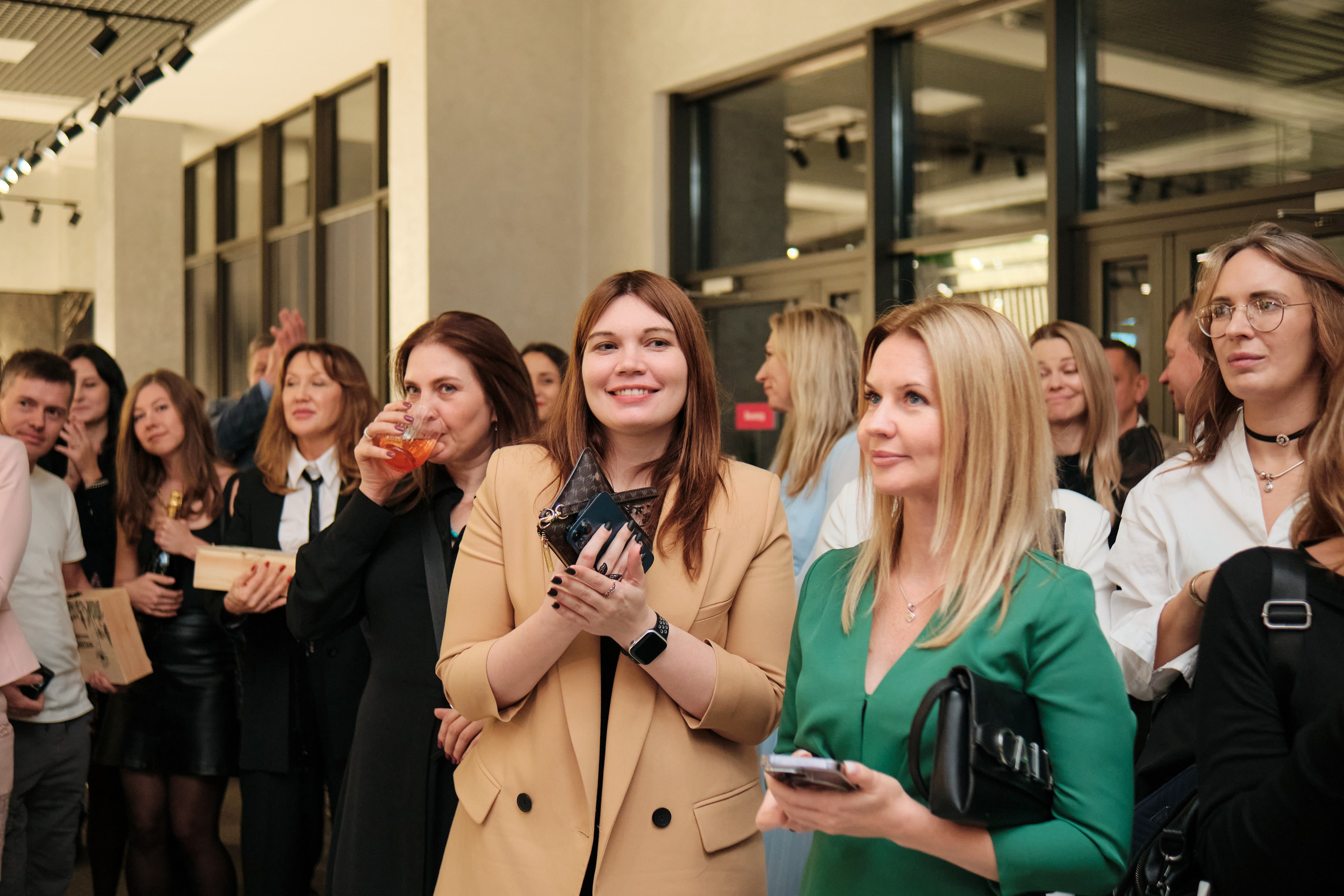 Открытие салона 100 градусов. Антон Ив