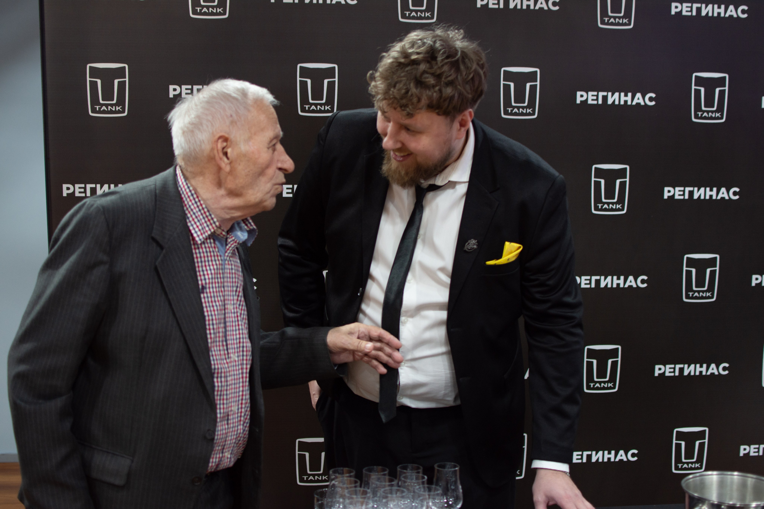 Призетация ТАНК в арене Металлург. Evgeniy Roslov