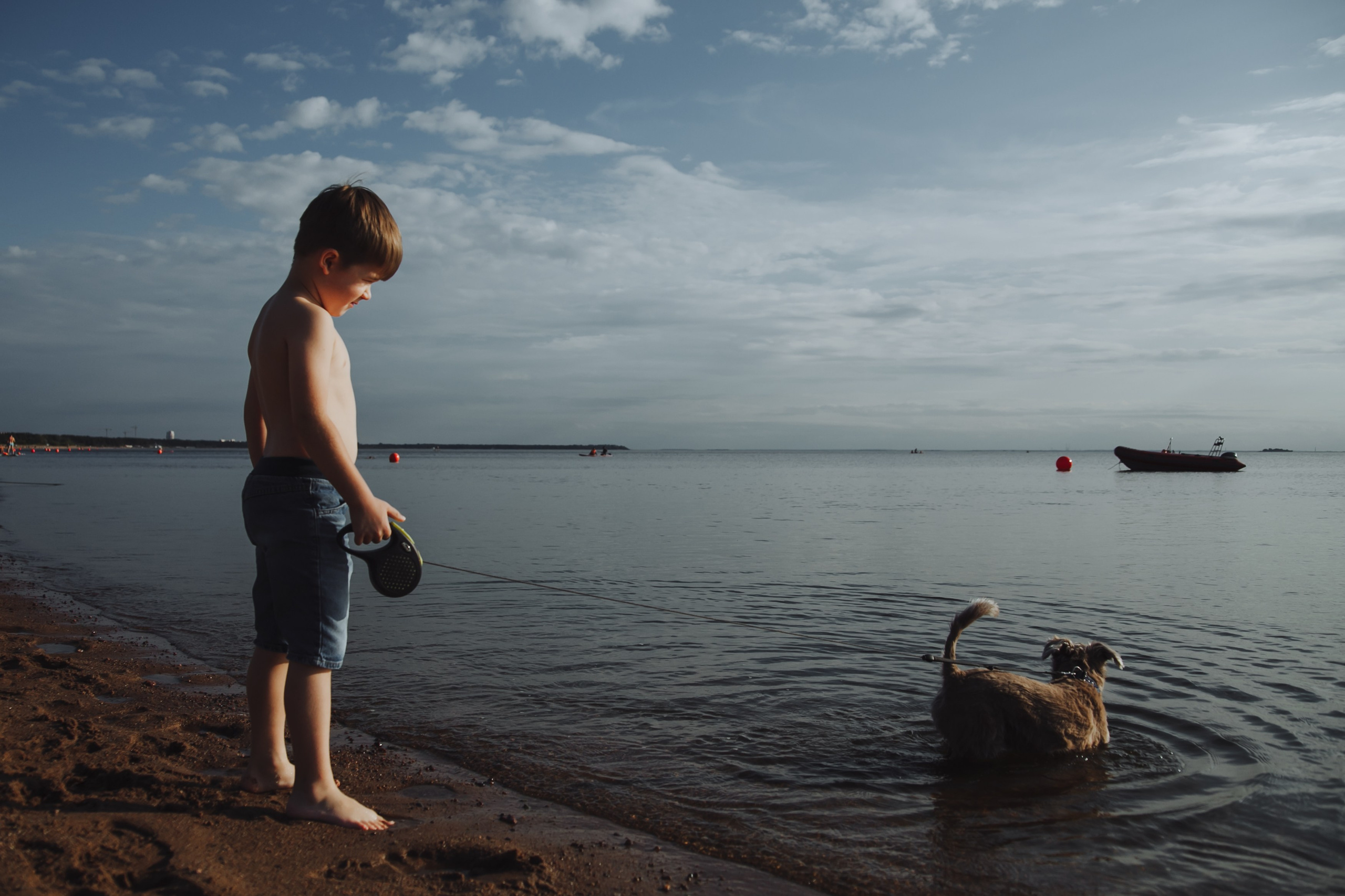 Семейная прогулка с собакой. Семейный фотограф, свадебный фотограф, женский портрет в Санкт-Петербу