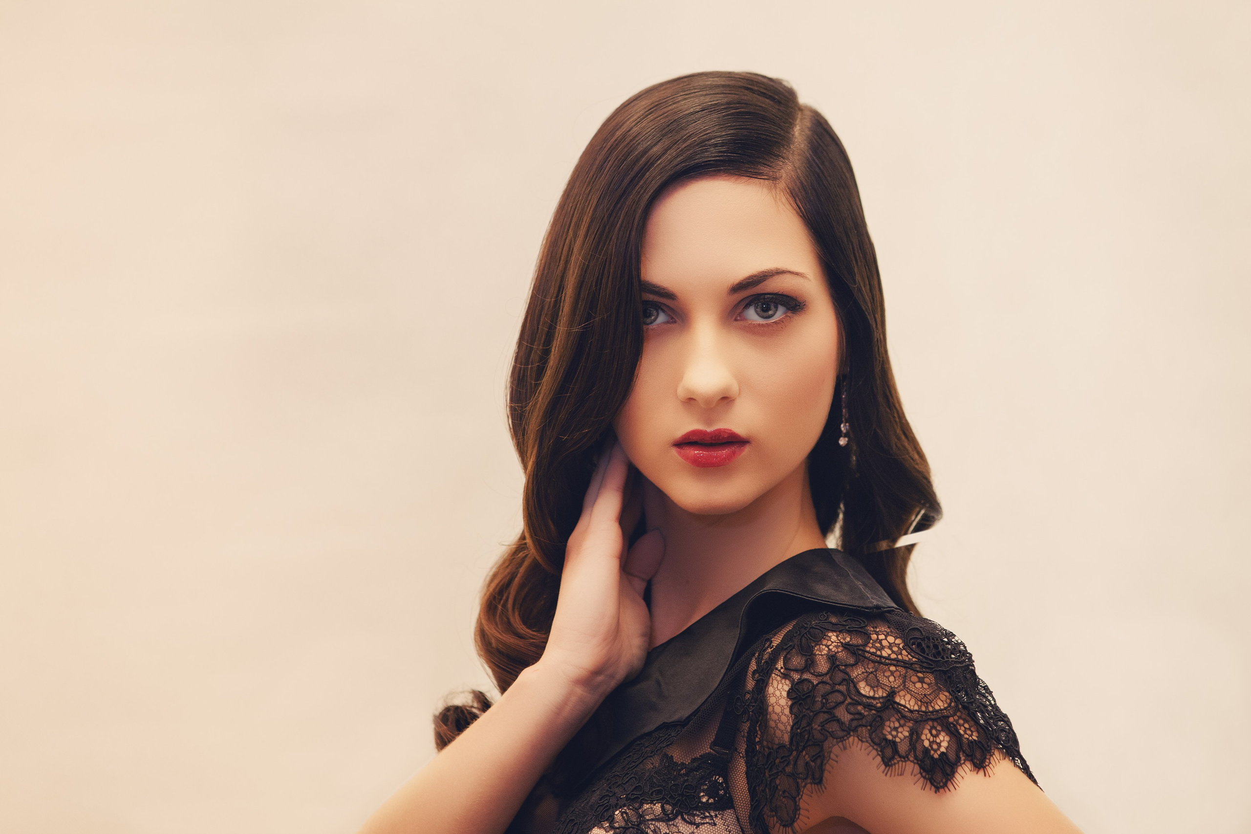 Все виды и любой сложности: Стрижки, Колористика, Укладки, Вечерние прически. DMITRY MOISEENKO — фотограф, художник, топ-стилист