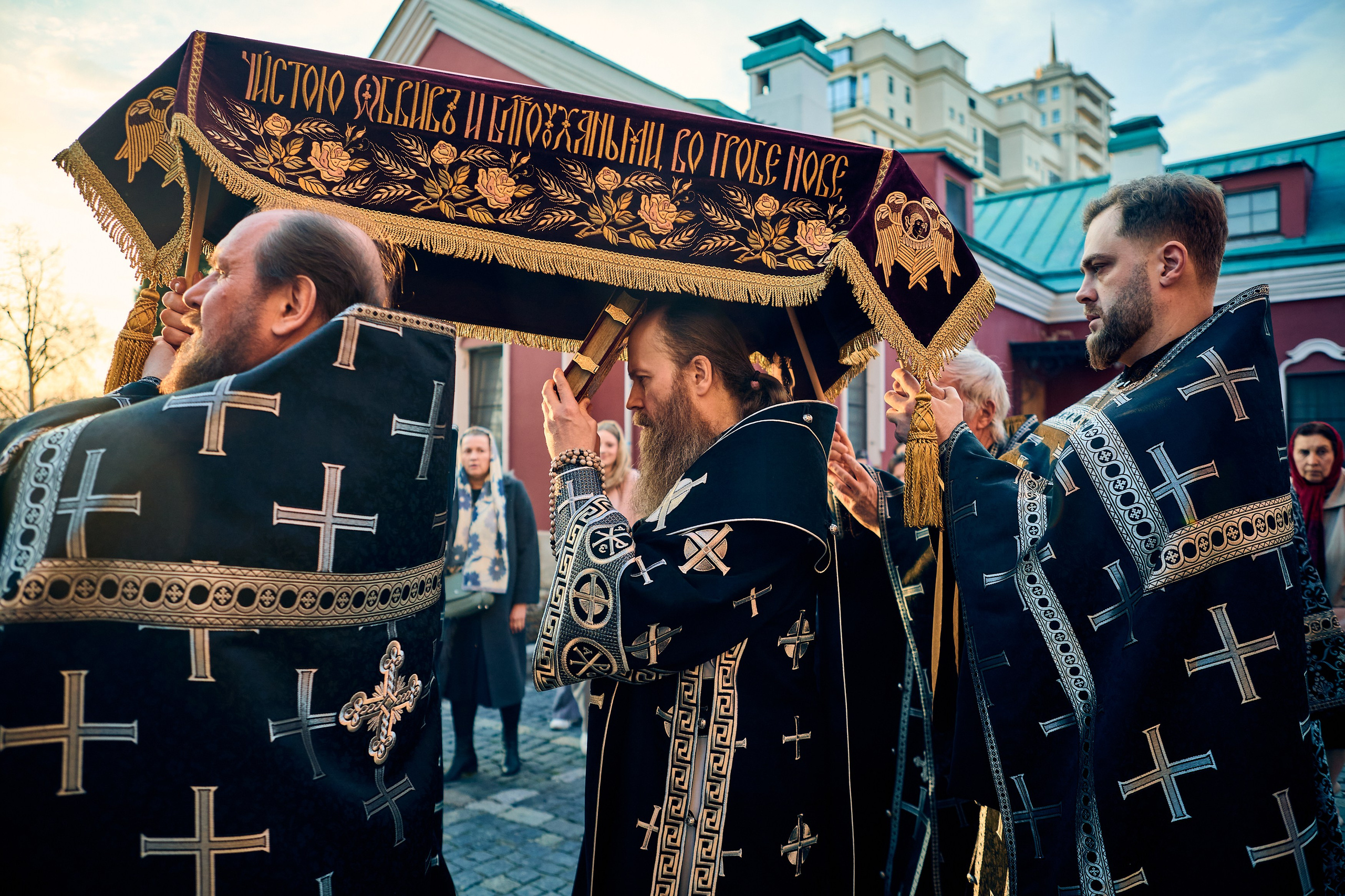 Утреня Погребение Спасителя. DMITRY MOISEENKO — фотограф, художник, топ-стилист