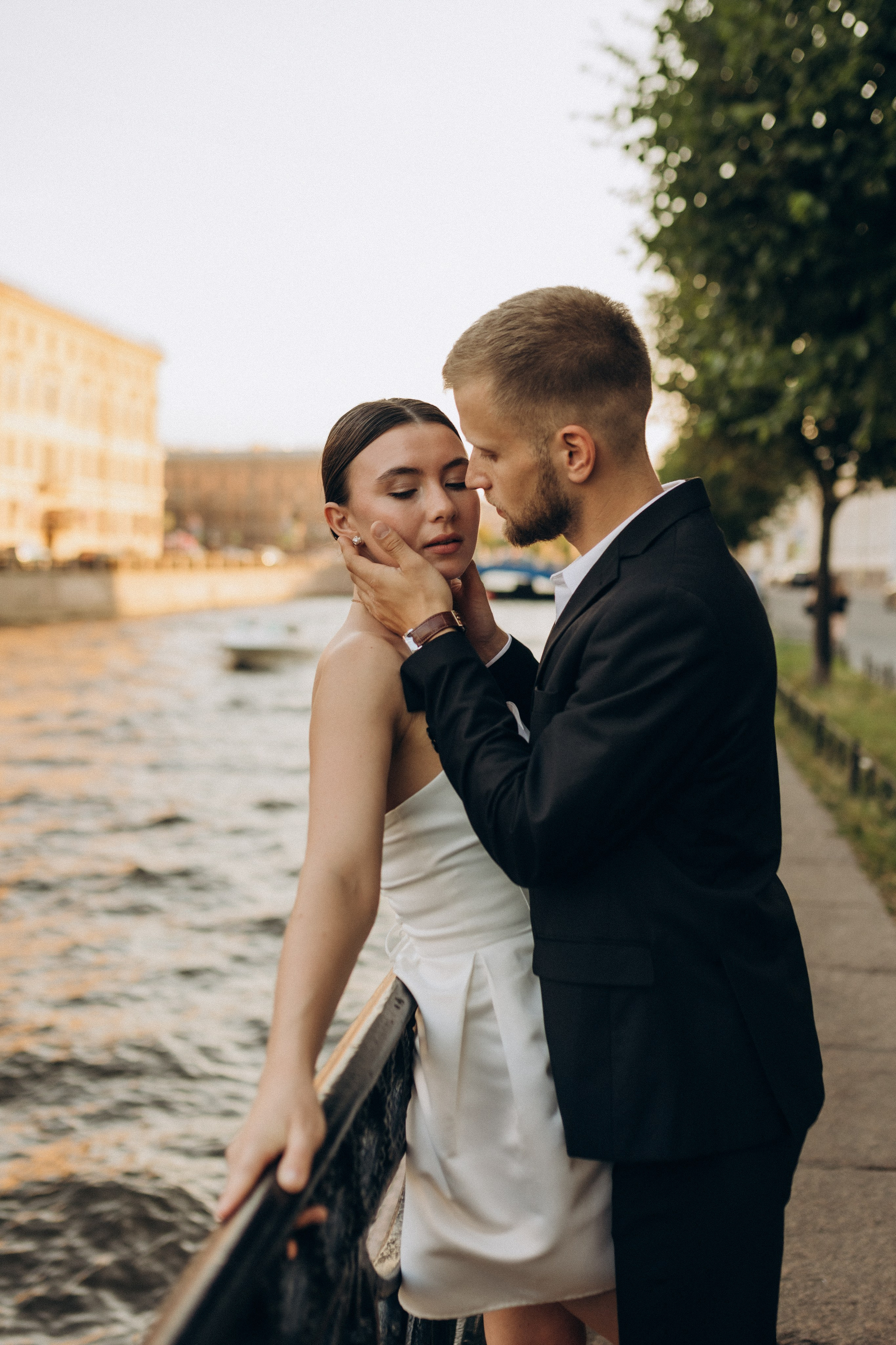 Костя и Лиза|прогулка + катер. Свадебный и love story фотограф в Санкт-Петербурге