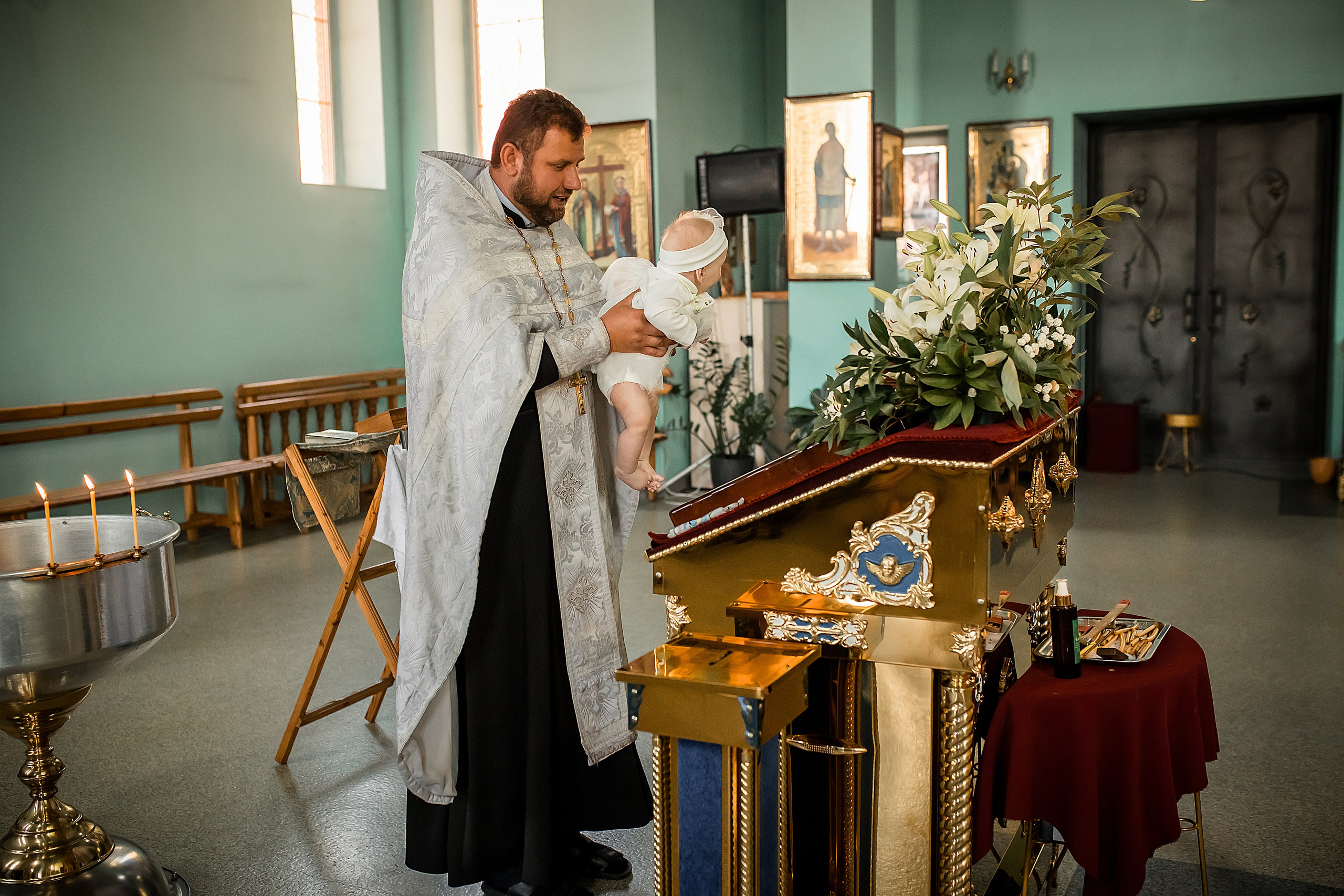 Крещение Милании и Эмилии