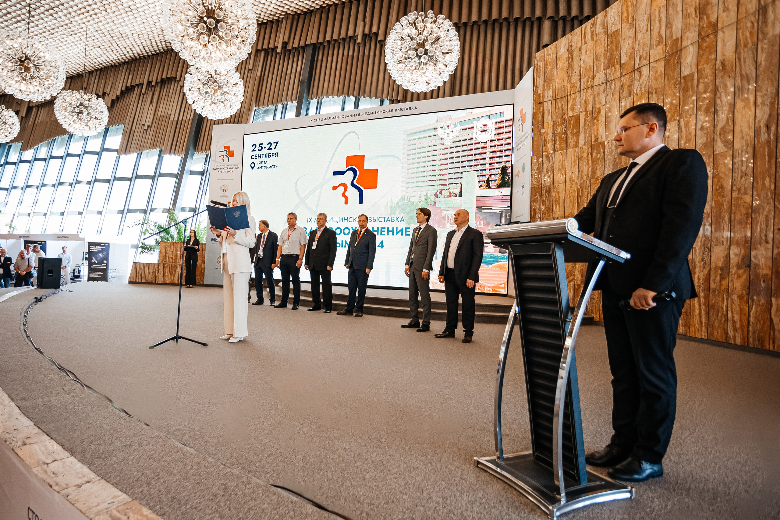ЭКСПО КРЫМ. IХ Международная специализированная медицинская выставка «Здравоохранение. Крым 2024». Аминов Руслан | Фотограф