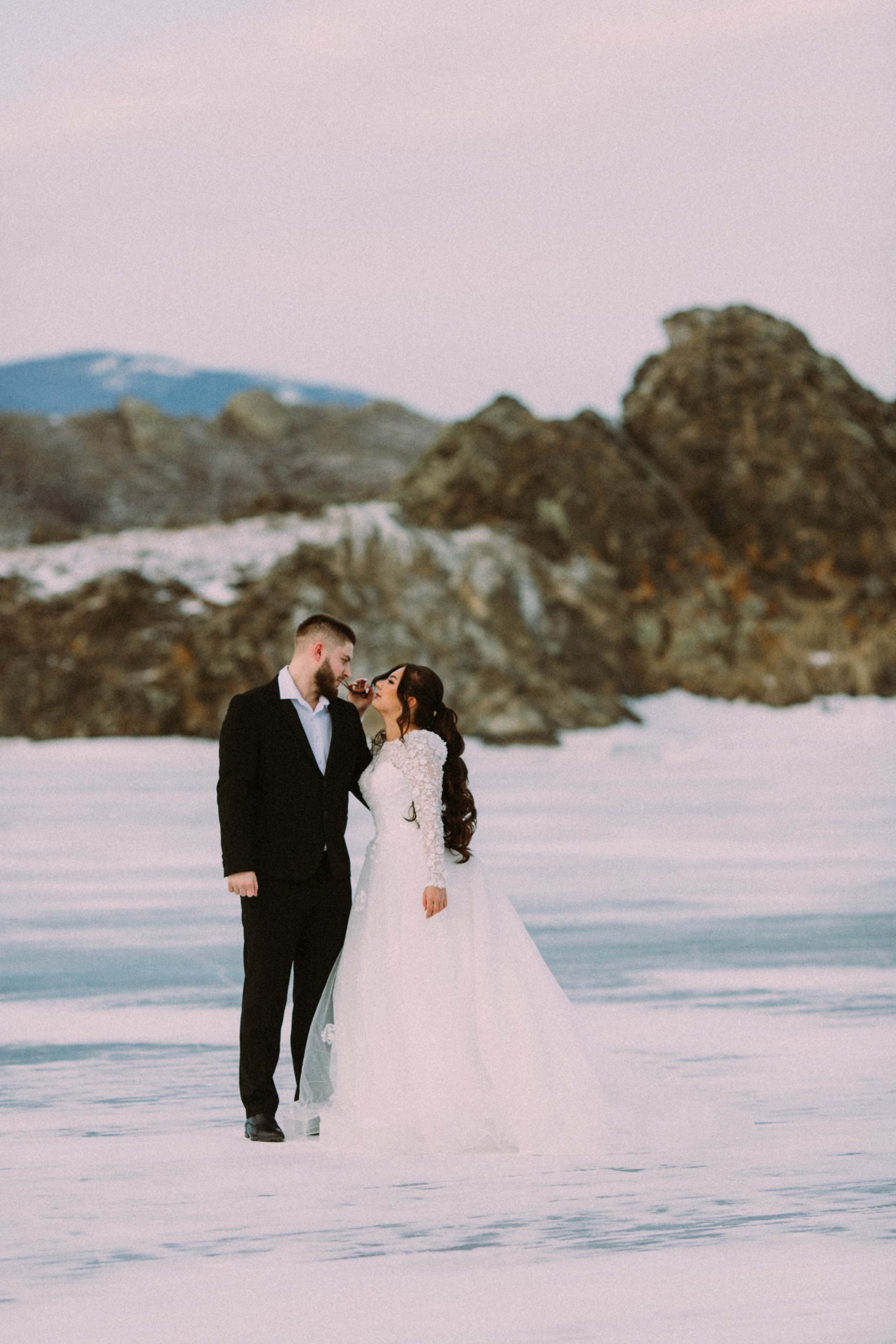 Свадебная зимняя съемка на Байкале. Главная