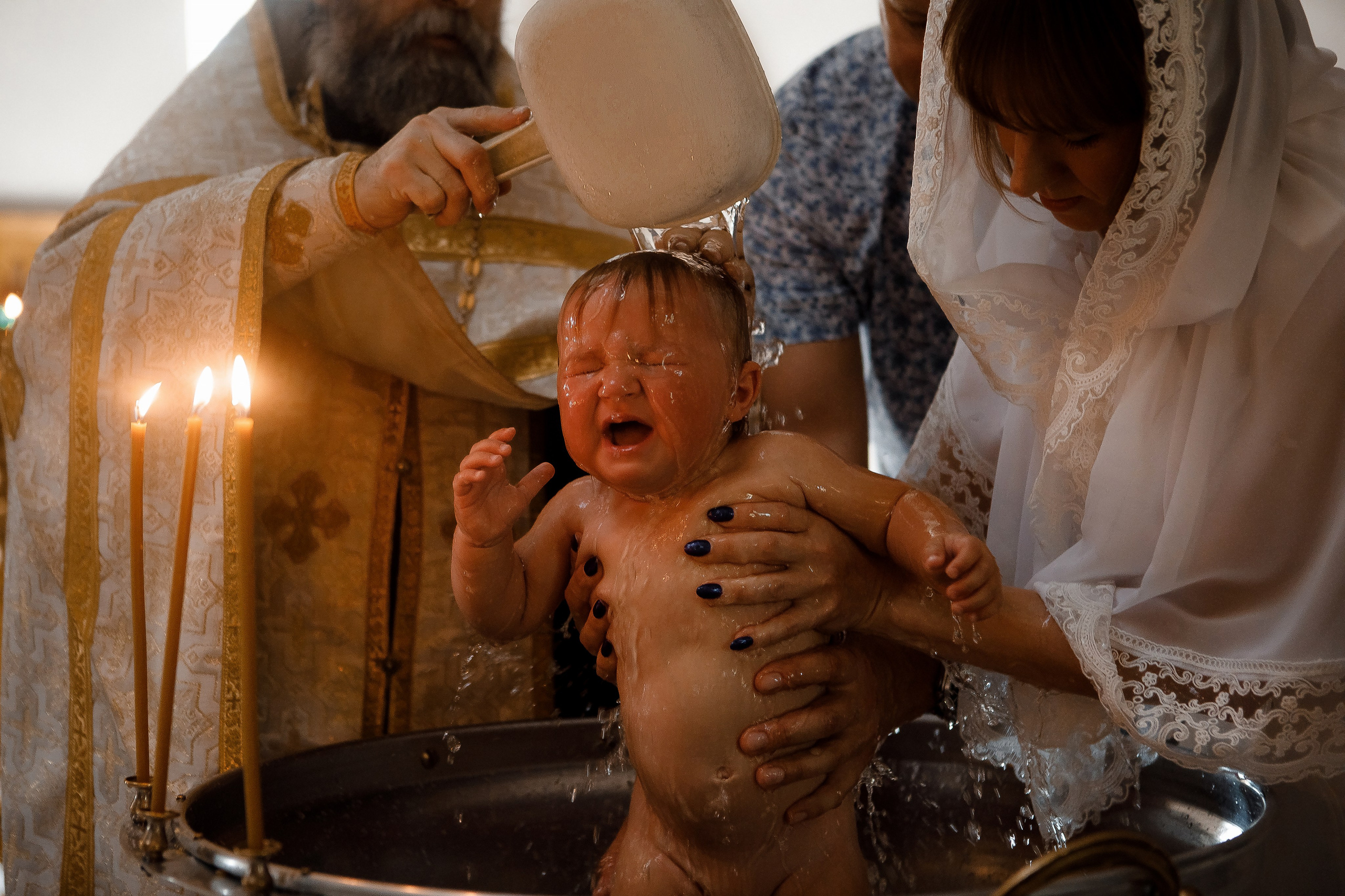 Таинство крещения. Фотограф материнства и таинства кормления Екатерина Кузьмин