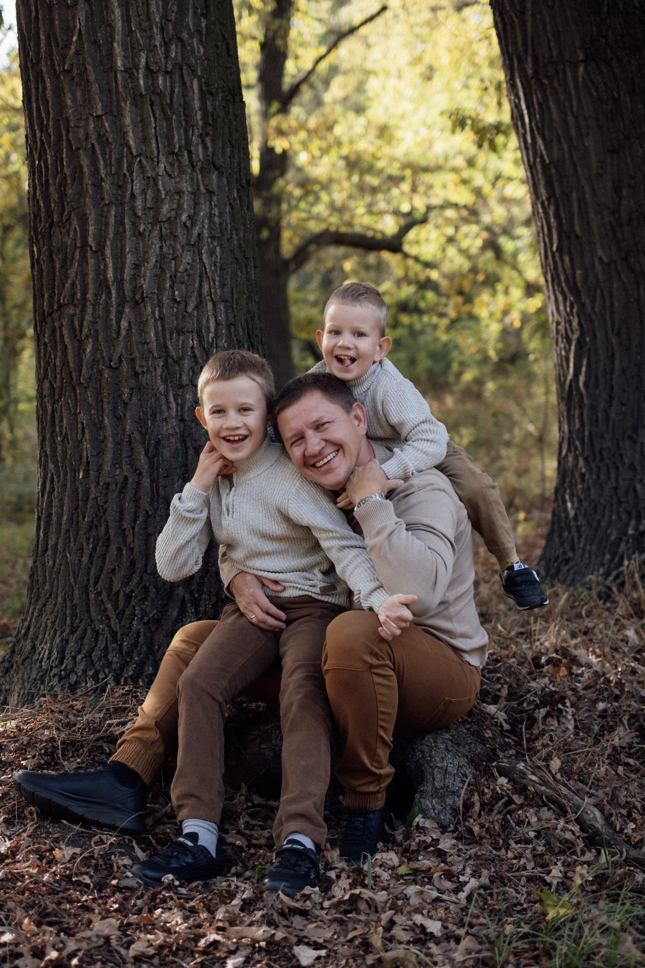 Семейная фотосессия в лесу. Свадебный и семейный фотограф г. Волгоград Биленко Ангелина